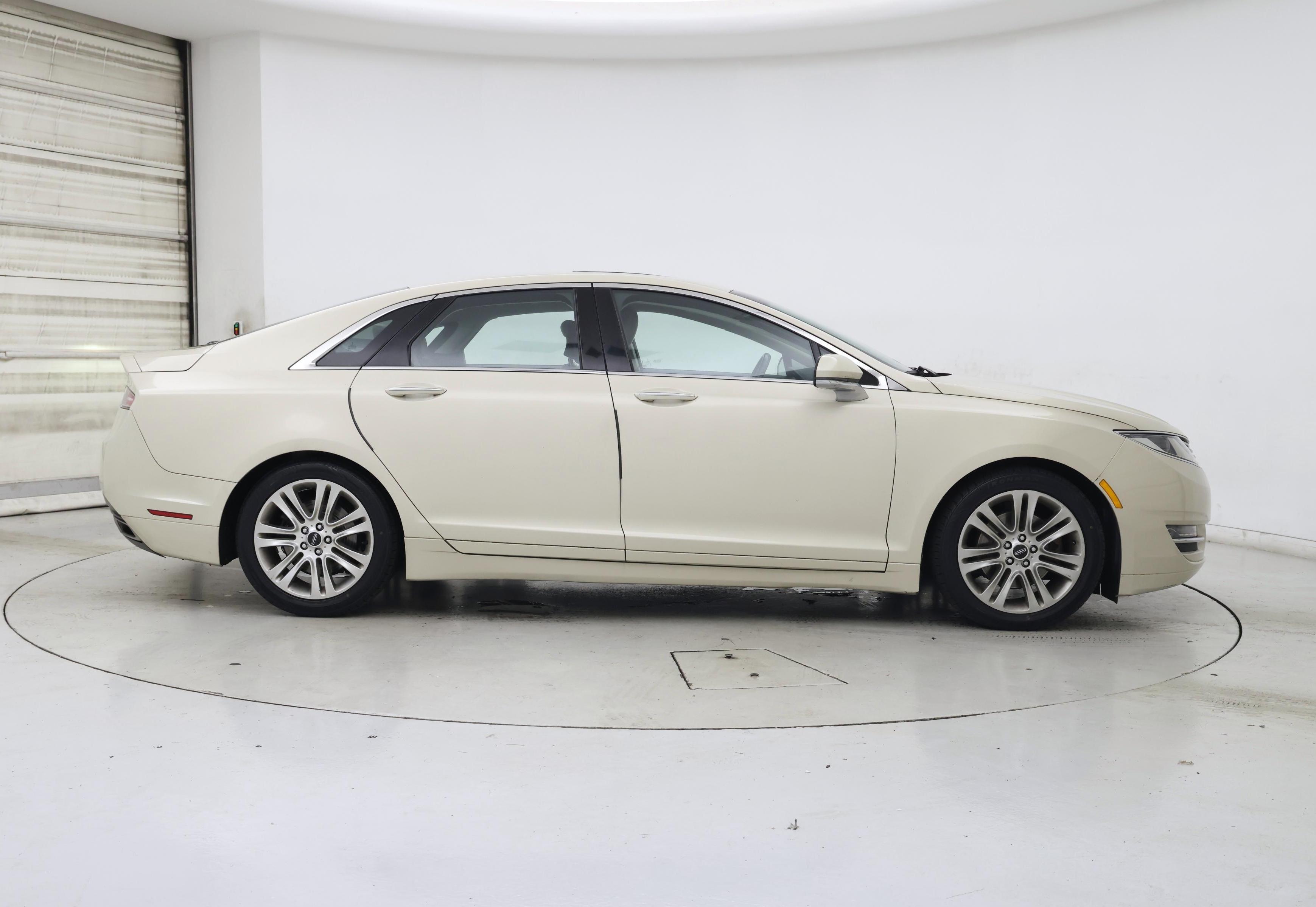 Thumbnail: 2015 Lincoln MKZ - 7