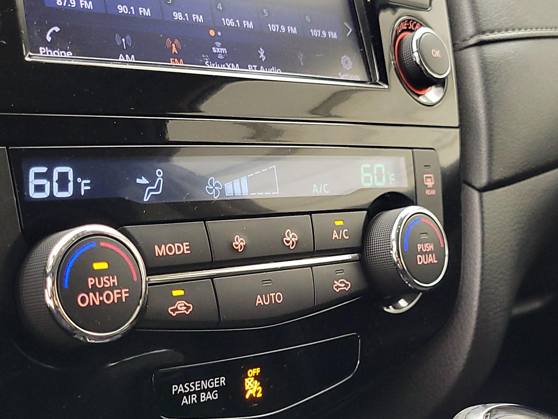 Thumbnail: 2019 Nissan Rogue - 16