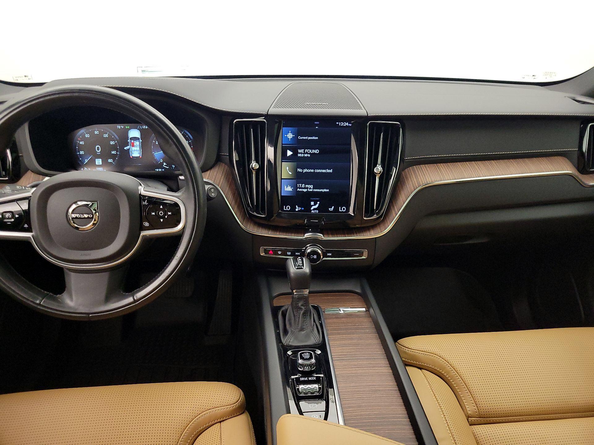 Thumbnail: 2021 Volvo XC60 - 9