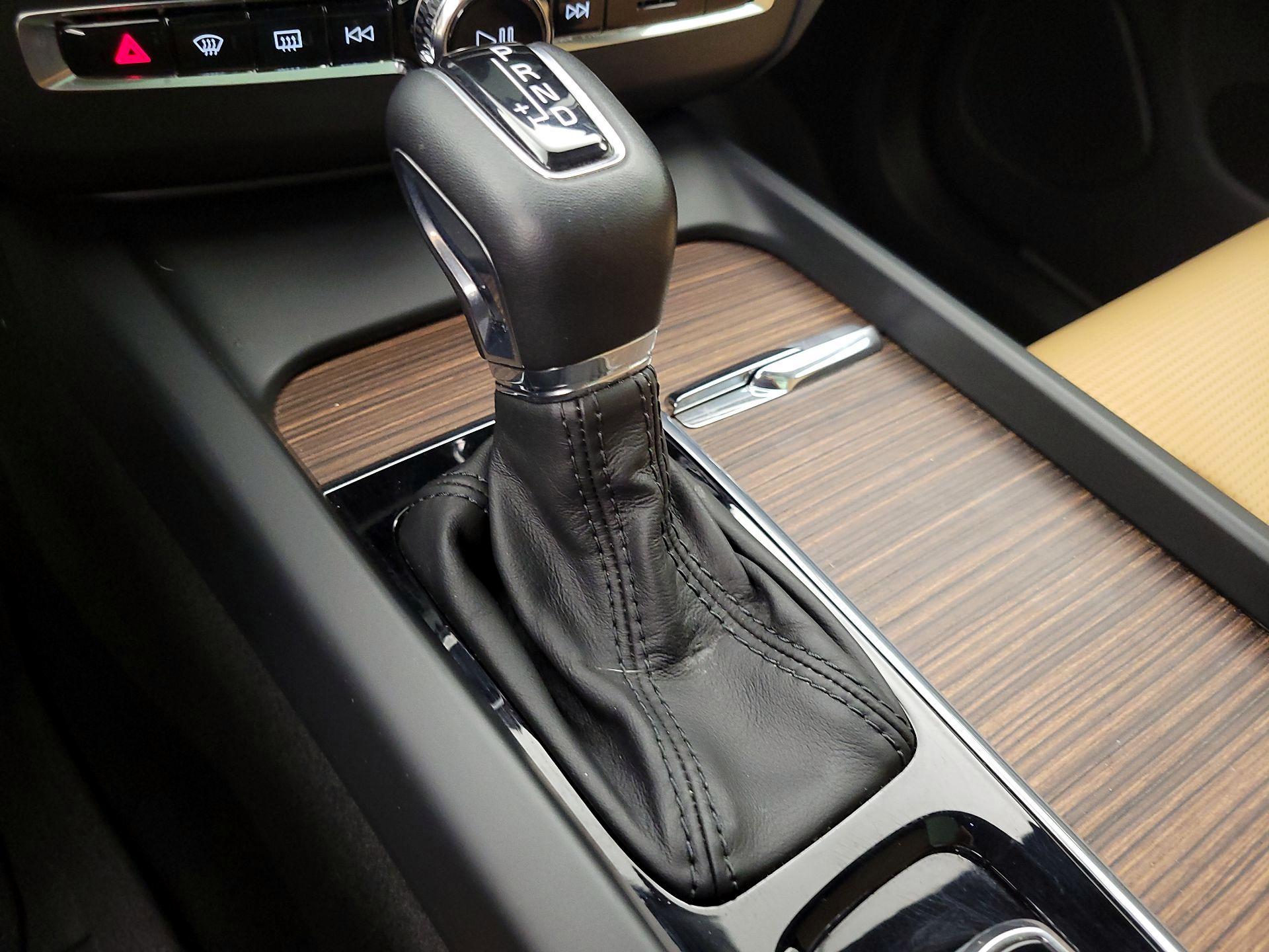 Thumbnail: 2021 Volvo XC60 - 17