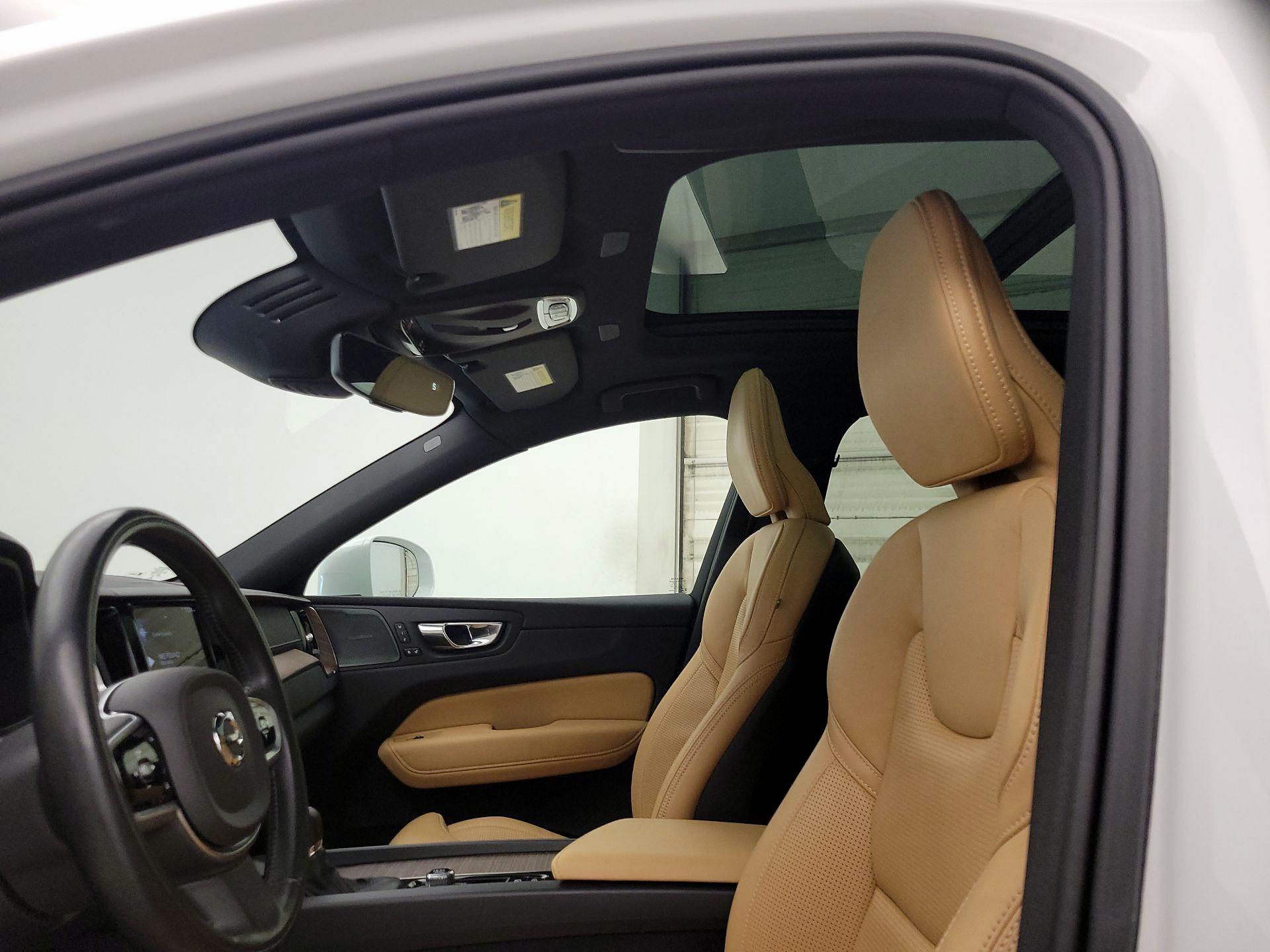 Thumbnail: 2021 Volvo XC60 - 19