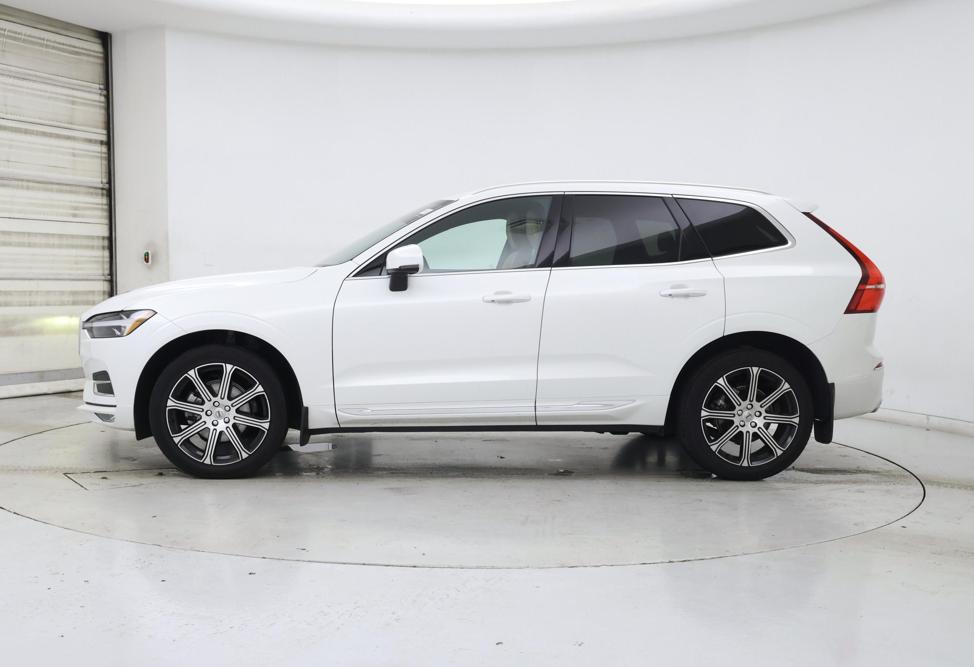 Thumbnail: 2021 Volvo XC60 - 3