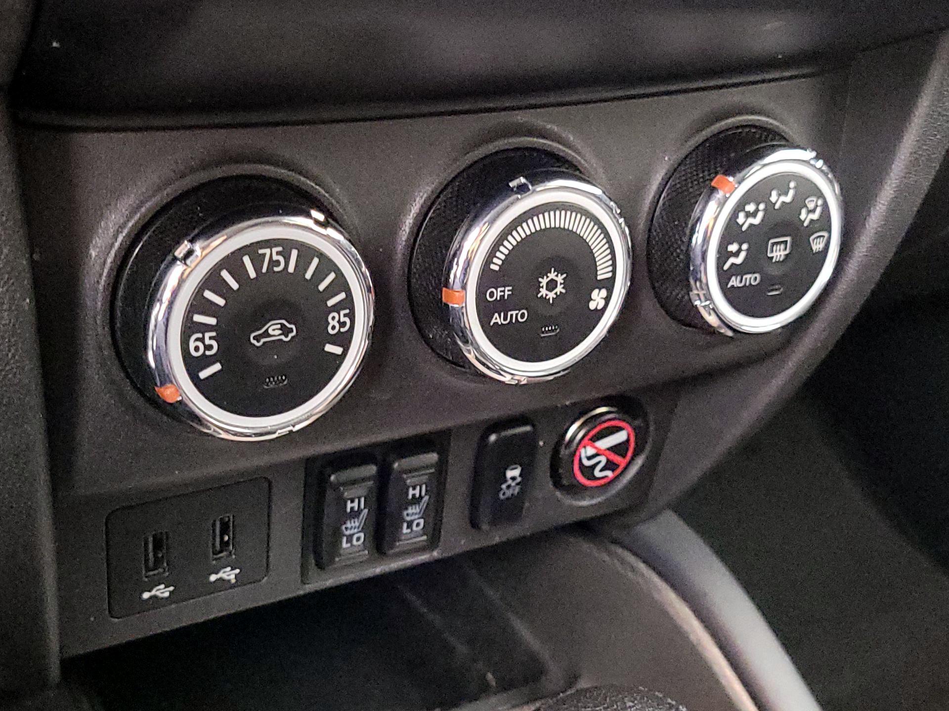 Thumbnail: 2019 Mitsubishi Outlander Sport - 16