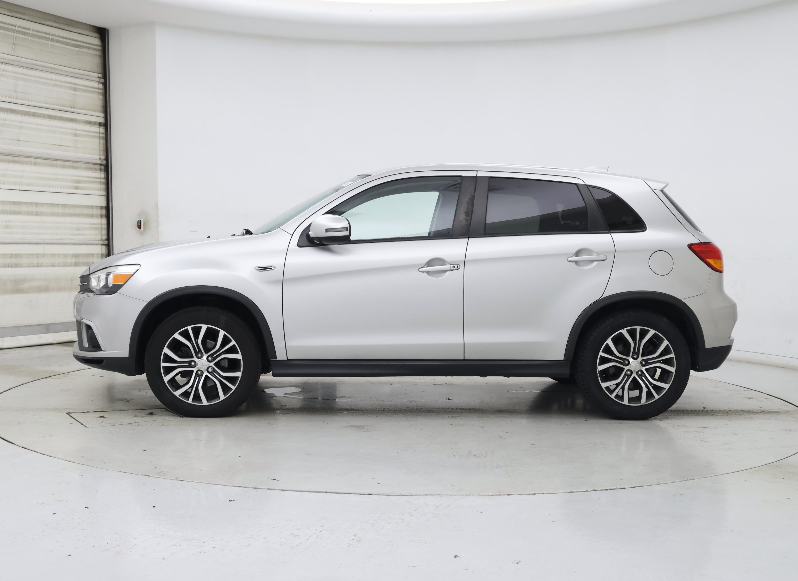 Thumbnail: 2019 Mitsubishi Outlander Sport - 3