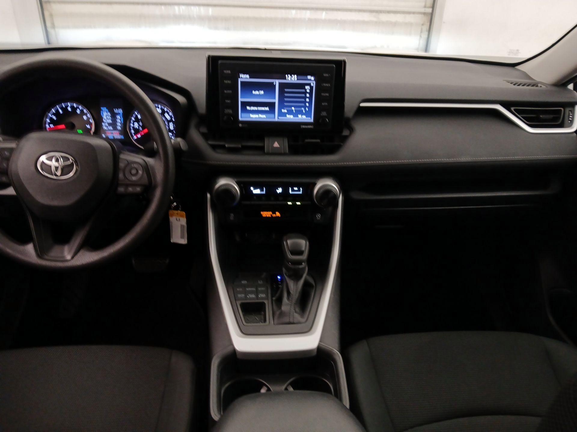 Thumbnail: 2020 Toyota RAV4 - 9