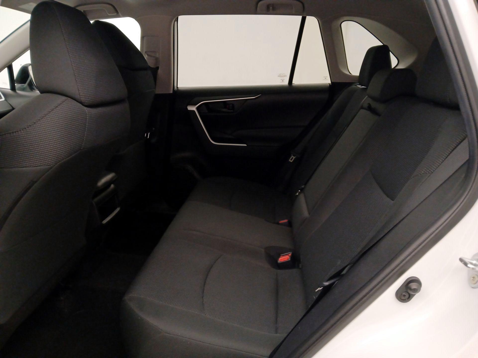 Thumbnail: 2020 Toyota RAV4 - 19
