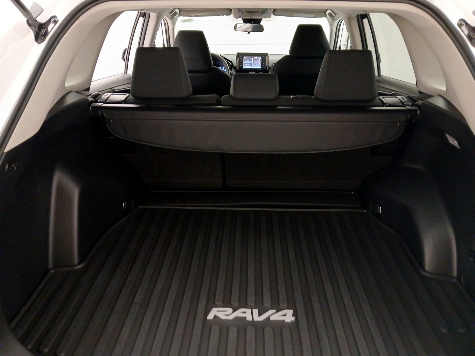 Thumbnail: 2020 Toyota RAV4 - 20