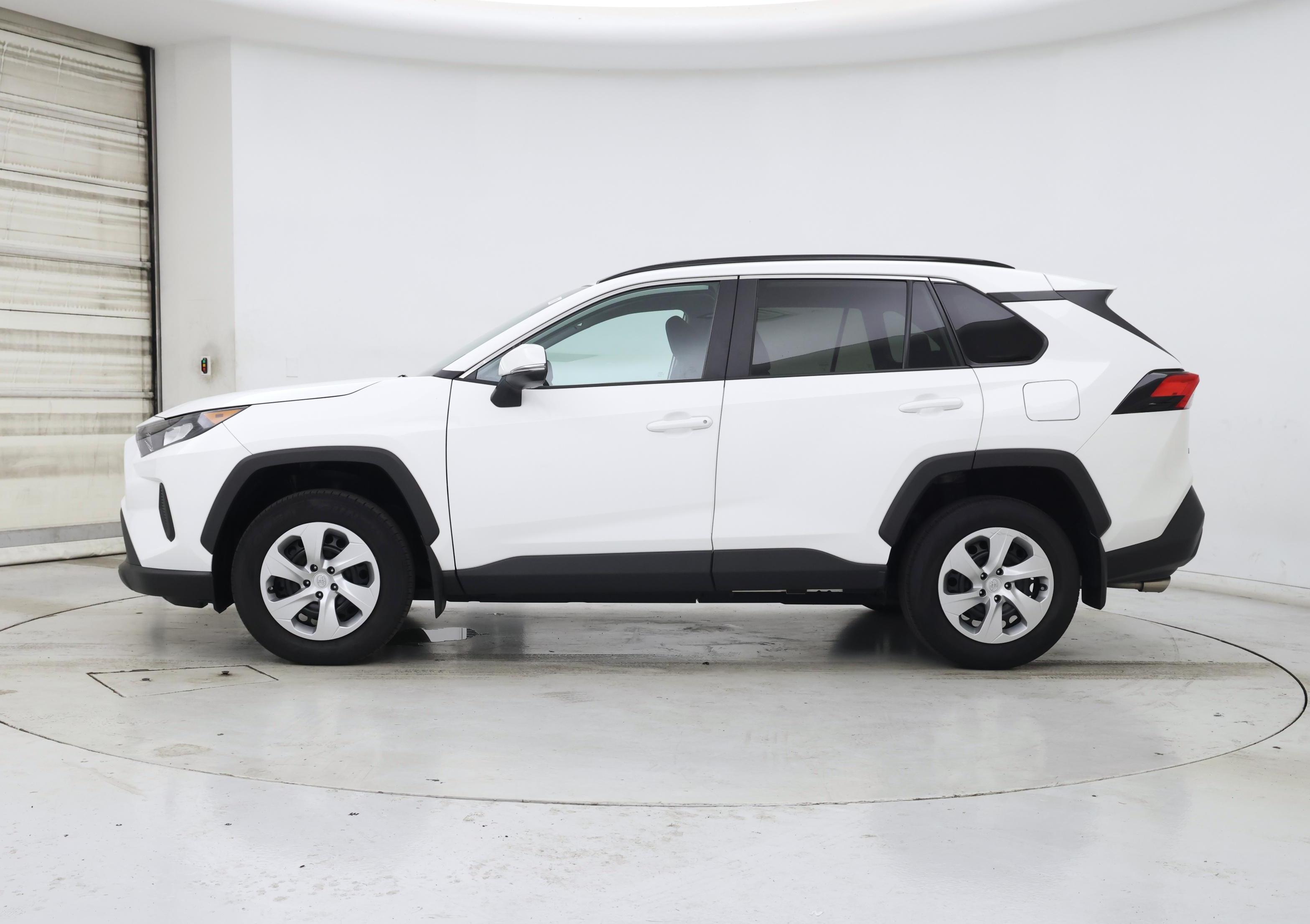 Thumbnail: 2020 Toyota RAV4 - 3