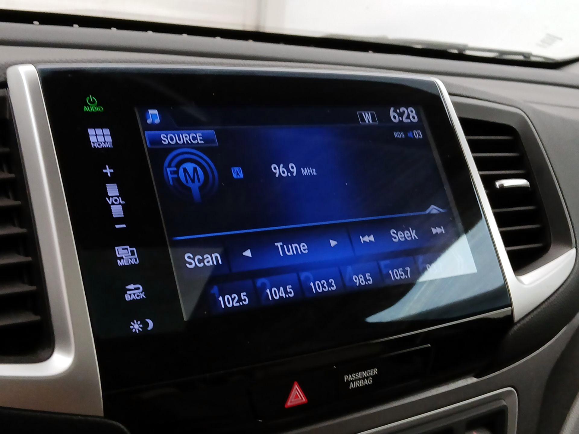 Thumbnail: 2016 Honda Pilot - 15