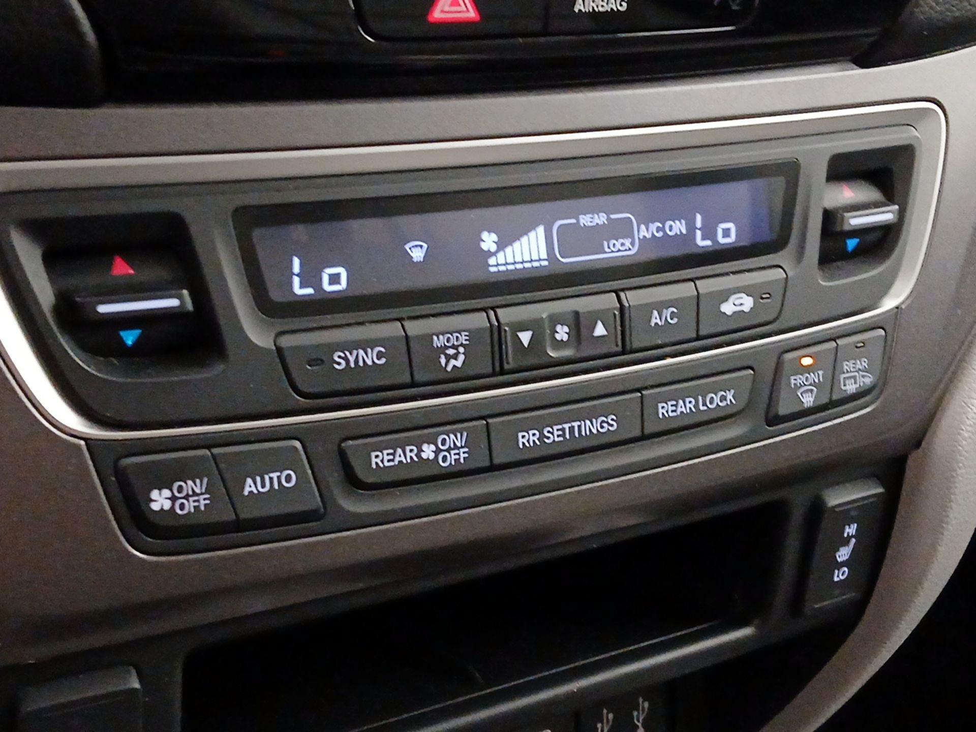 Thumbnail: 2016 Honda Pilot - 16