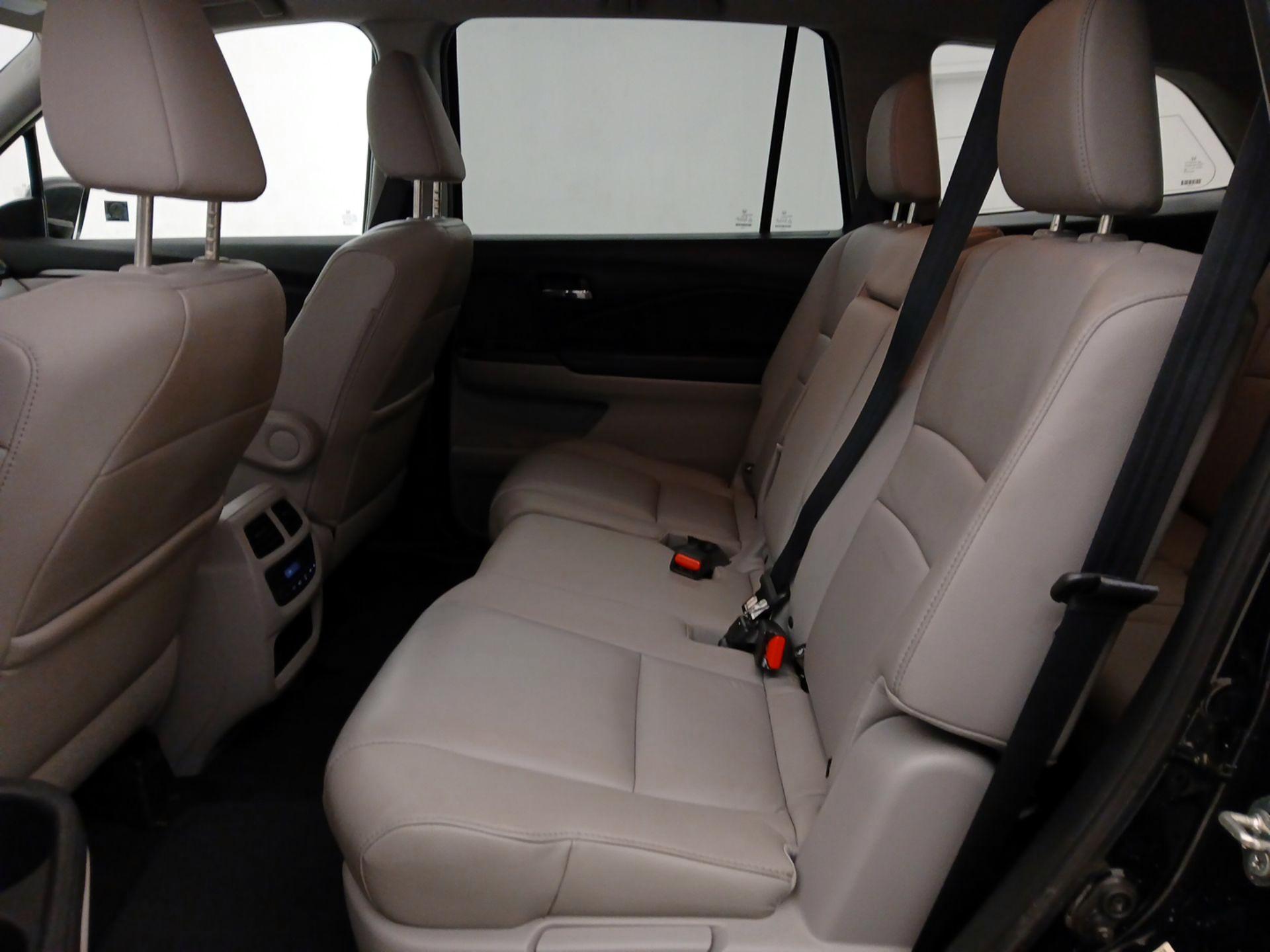 Thumbnail: 2016 Honda Pilot - 20