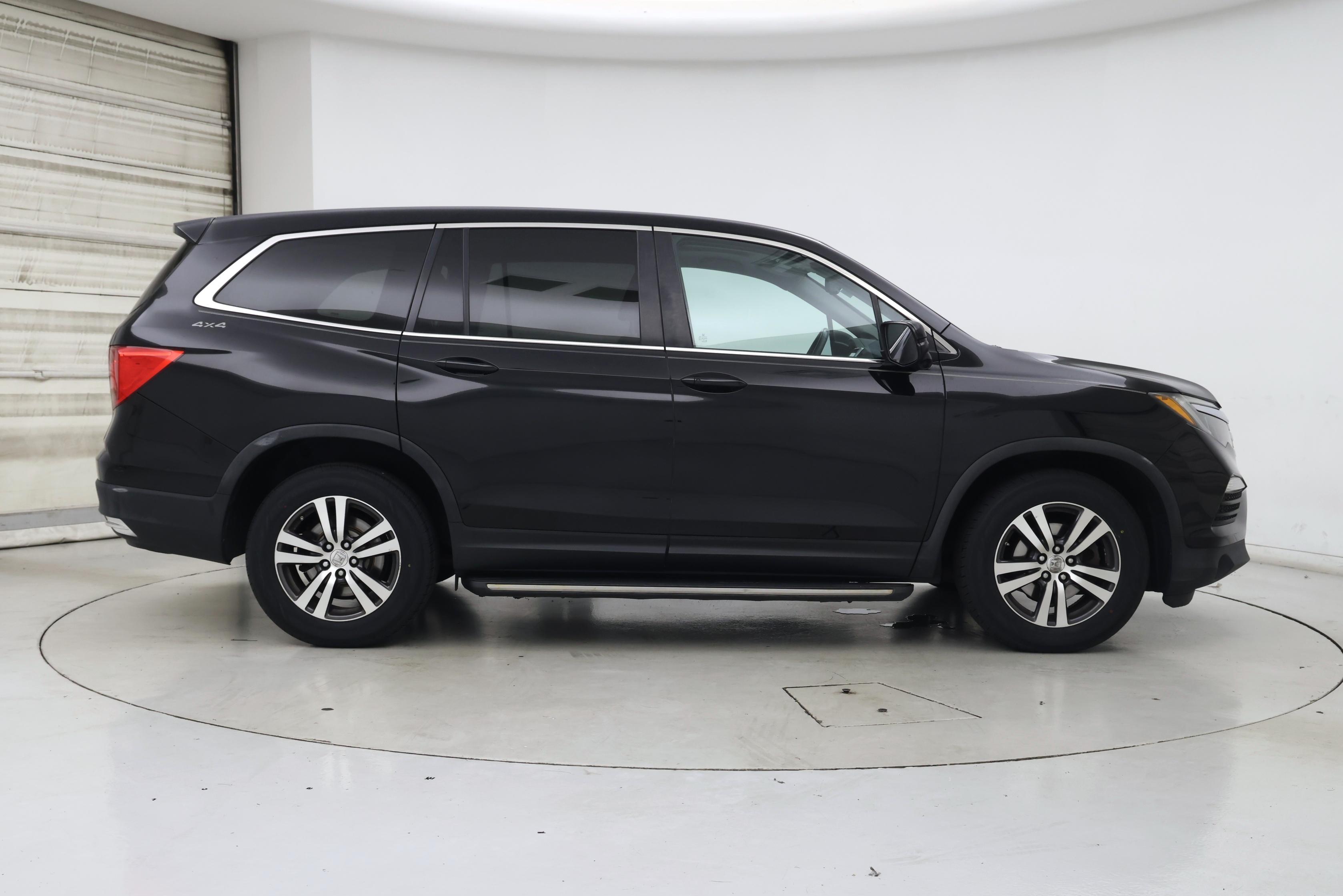 Thumbnail: 2016 Honda Pilot - 7
