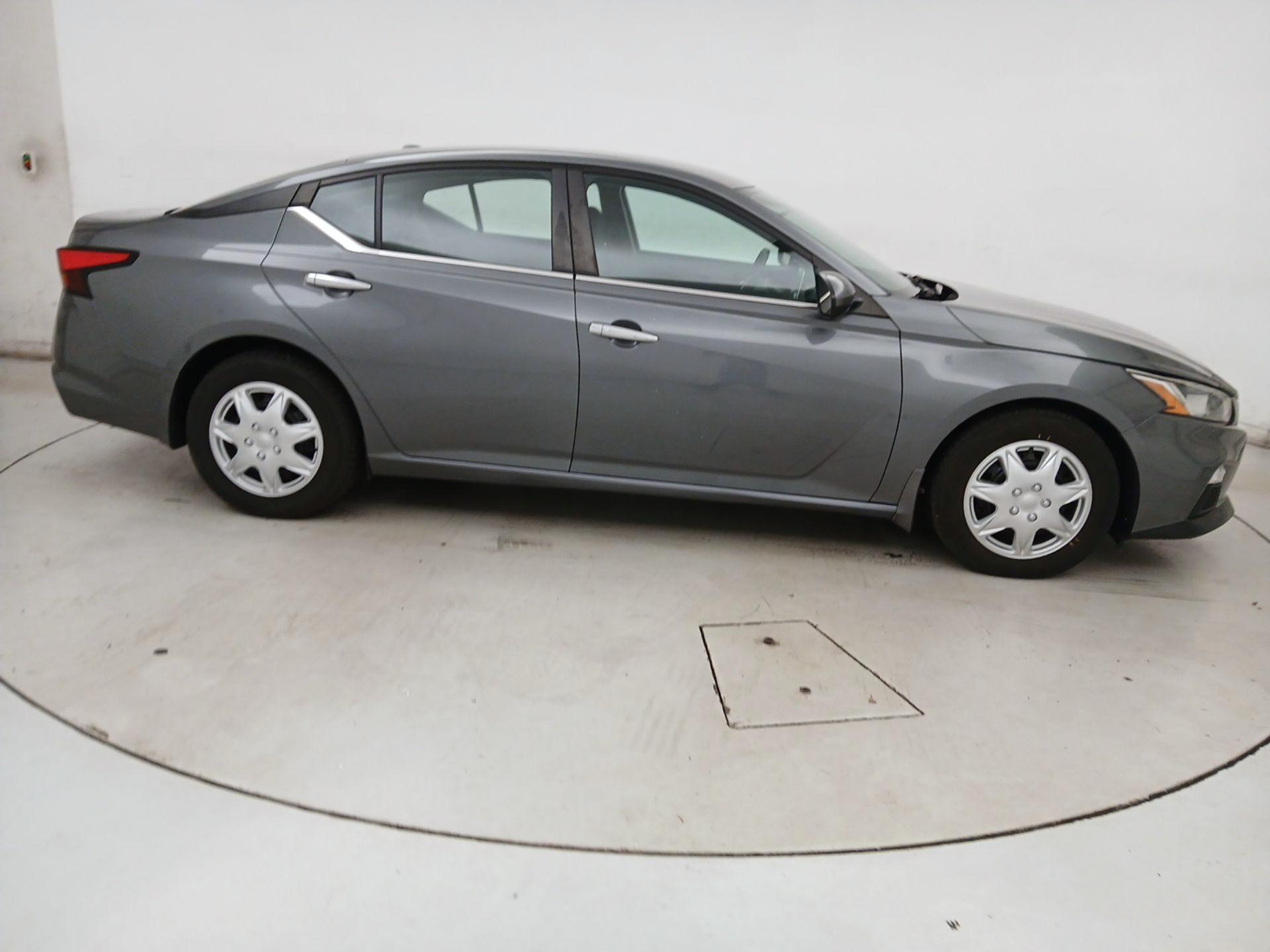 Thumbnail: 2020 Nissan Altima - 4