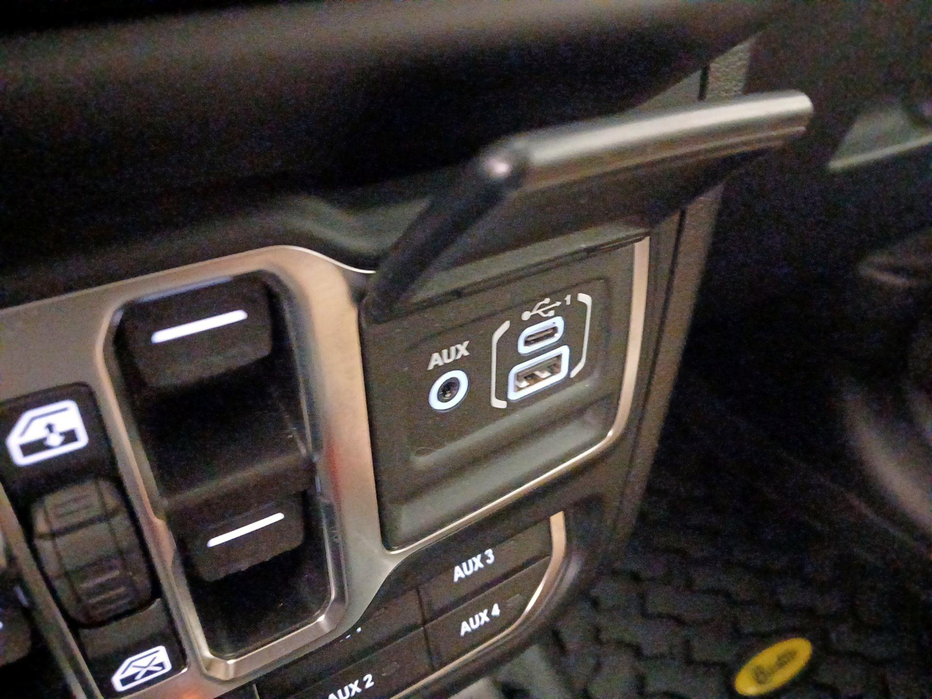Thumbnail: 2021 Jeep Wrangler - 19