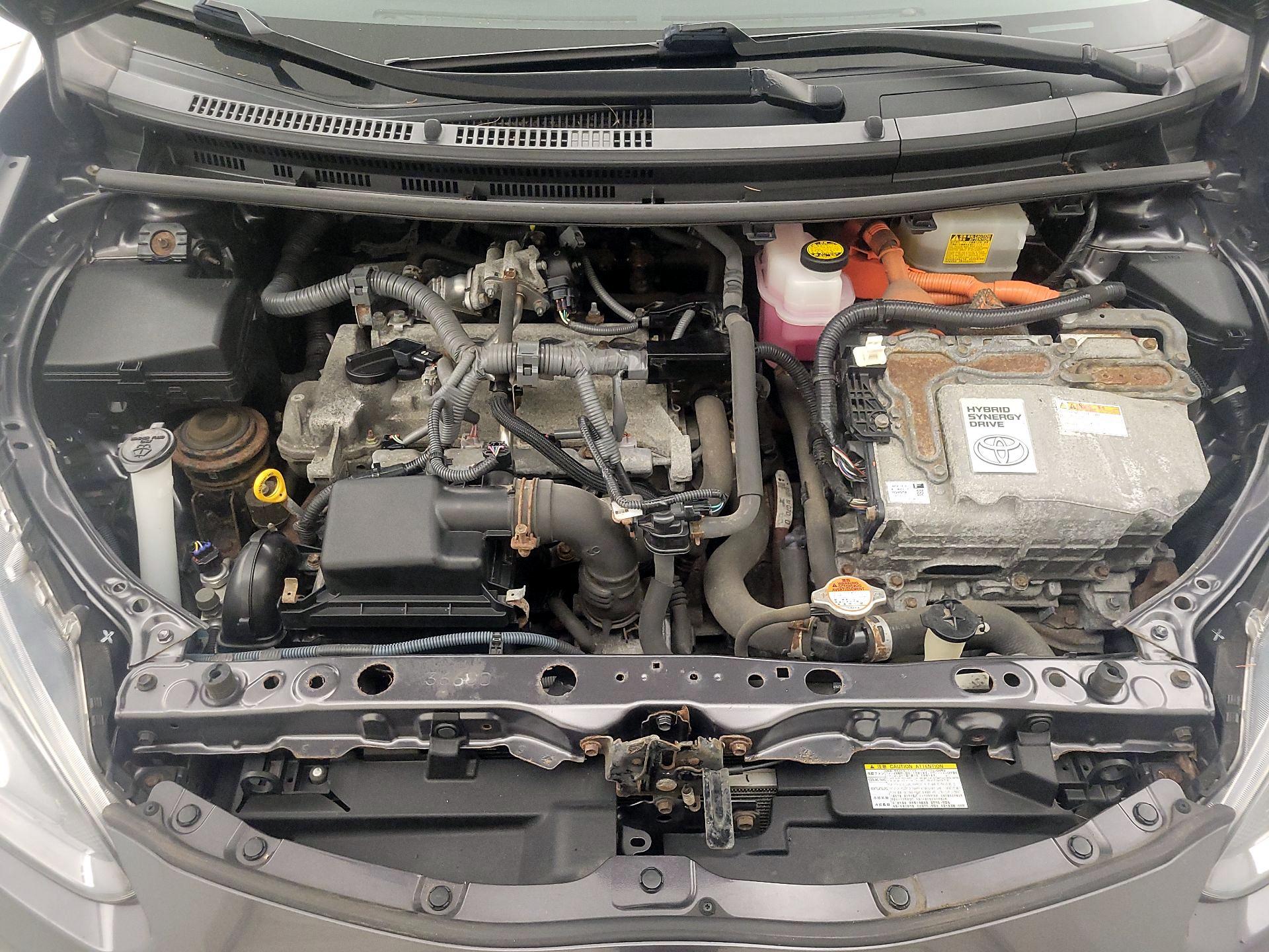 Thumbnail: 2015 Toyota Prius c - 20