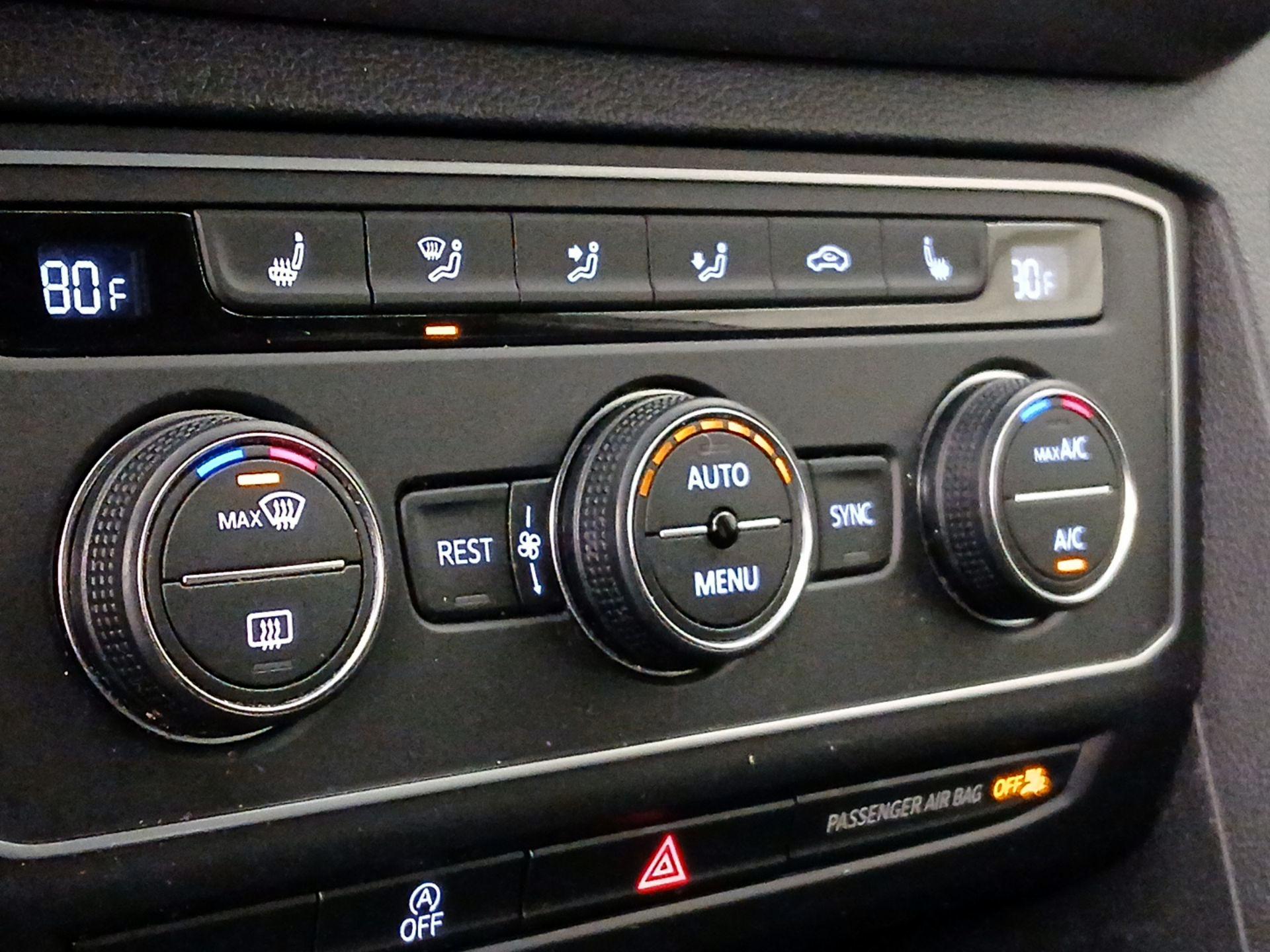 Thumbnail: 2019 Volkswagen Atlas - 16