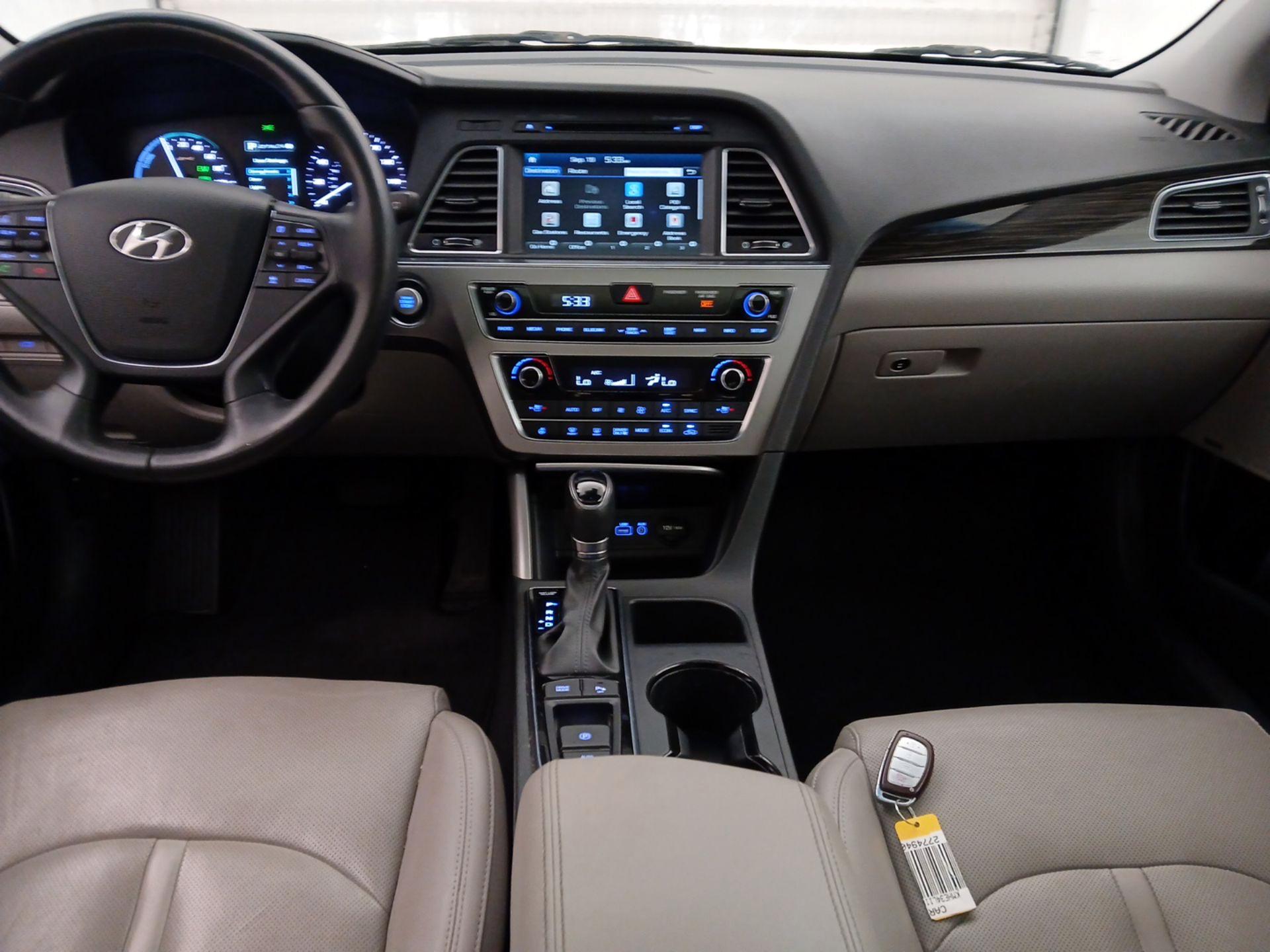 Thumbnail: 2016 Hyundai Sonata - 9