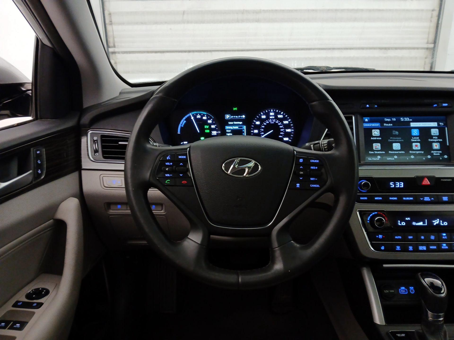 Thumbnail: 2016 Hyundai Sonata - 10