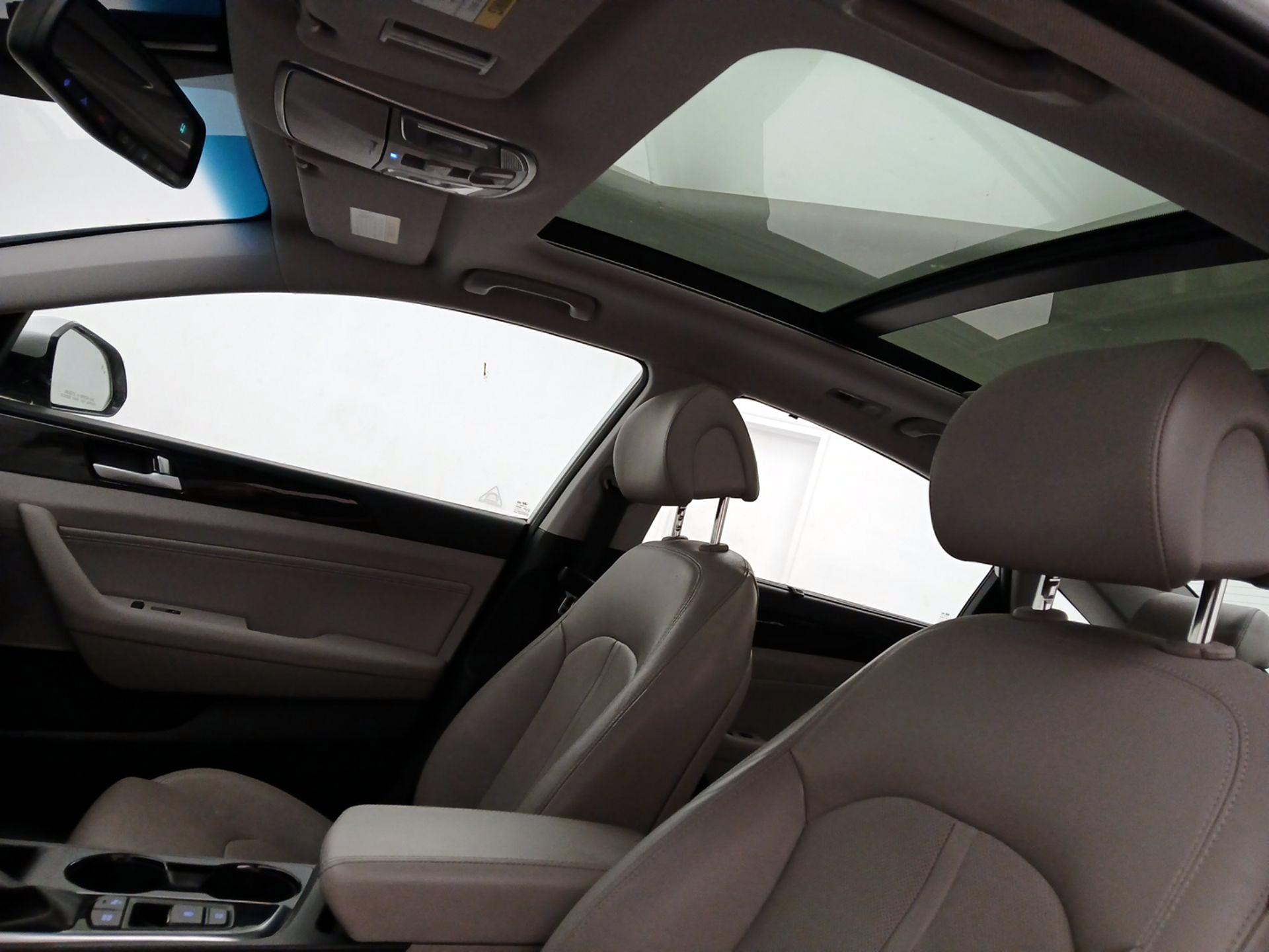 Thumbnail: 2016 Hyundai Sonata - 20