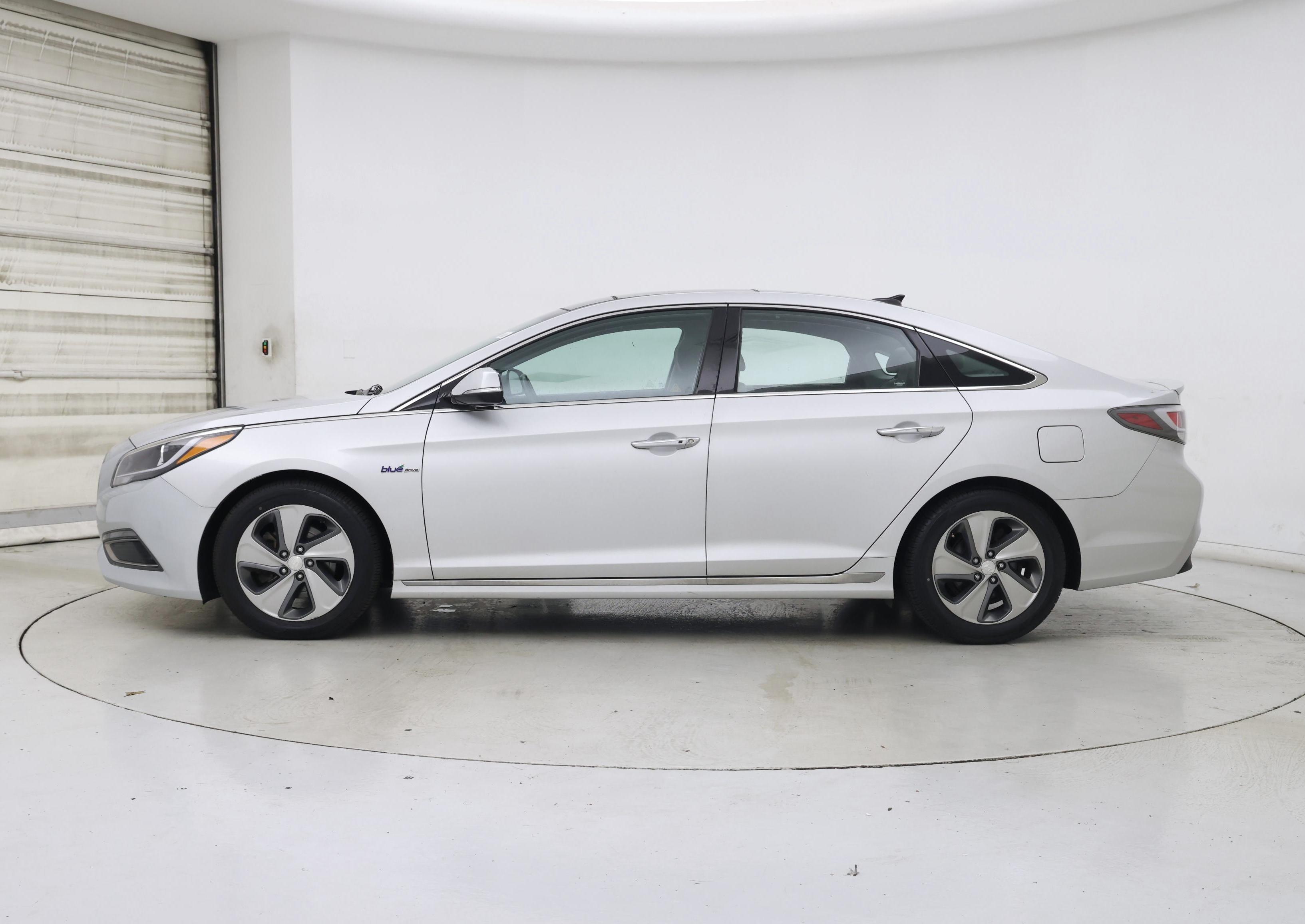 Thumbnail: 2016 Hyundai Sonata - 3