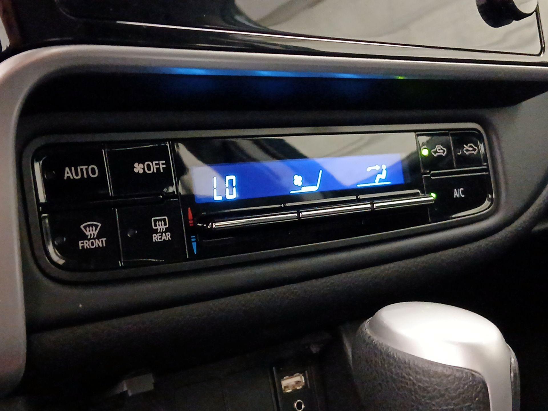 Thumbnail: 2019 Toyota Corolla - 16