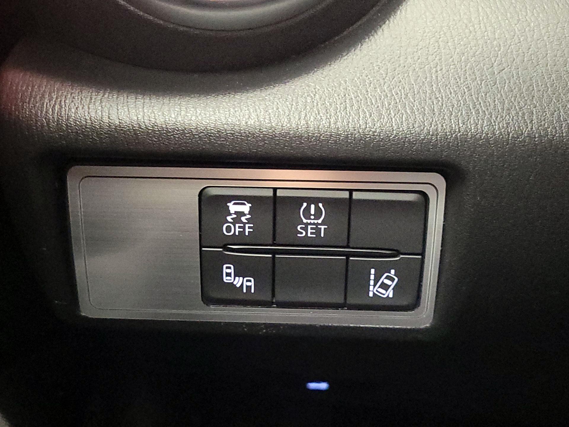 Thumbnail: 2016 Mazda MX-5 Miata - 13