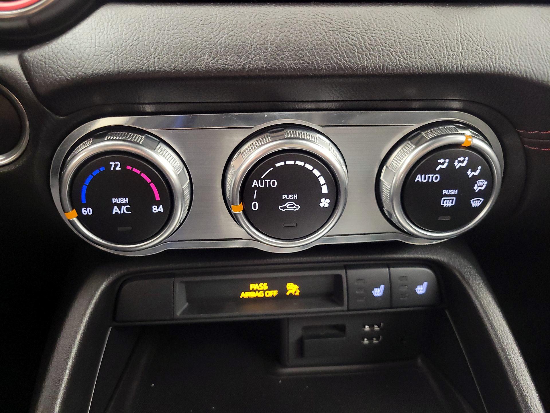 Thumbnail: 2016 Mazda MX-5 Miata - 15