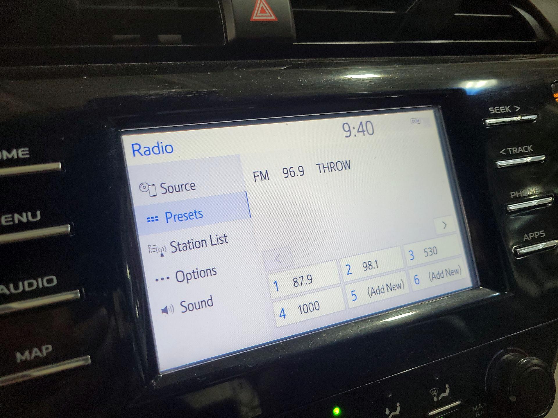 Thumbnail: 2019 Toyota Camry - 15