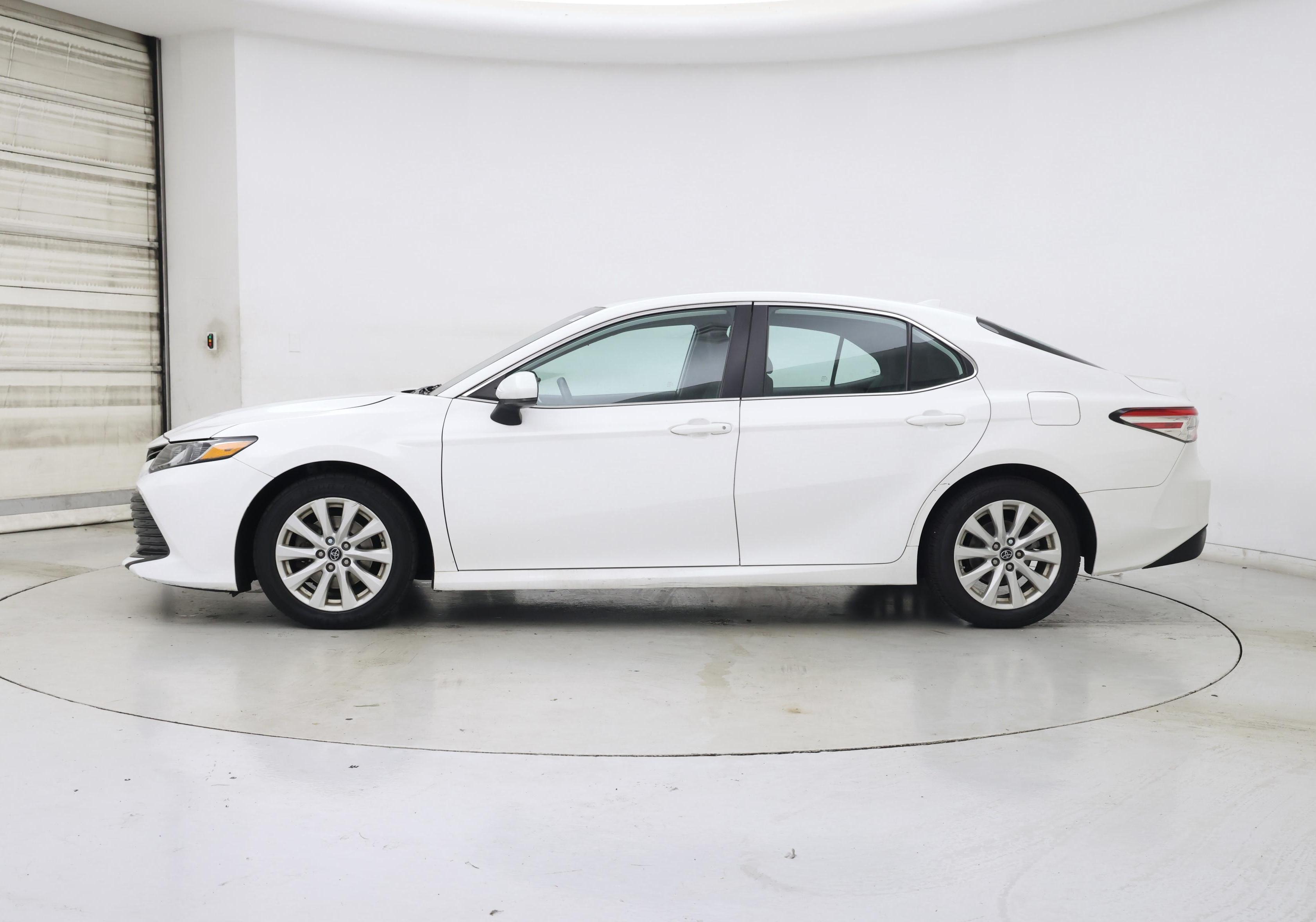 Thumbnail: 2019 Toyota Camry - 3