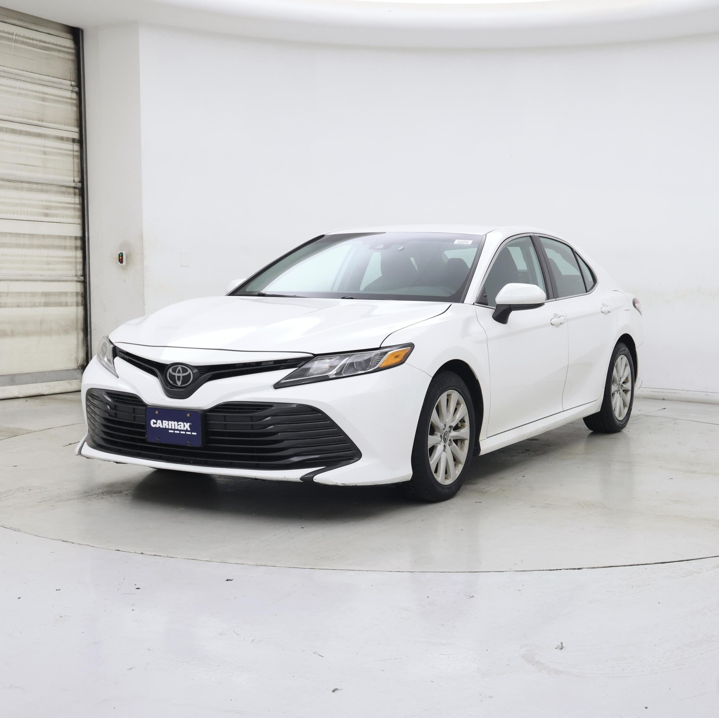 Thumbnail: 2019 Toyota Camry - 4