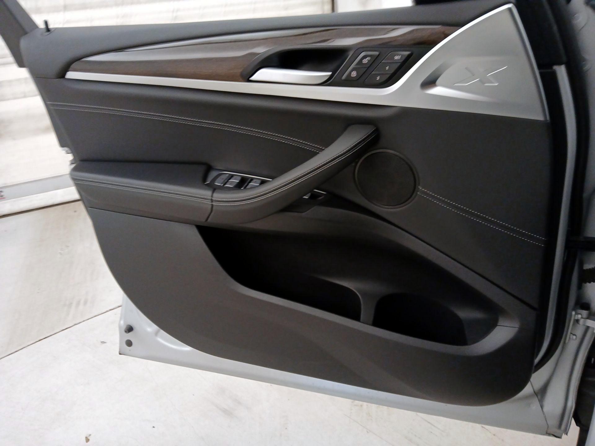 Thumbnail: 2021 BMW X3 - 12