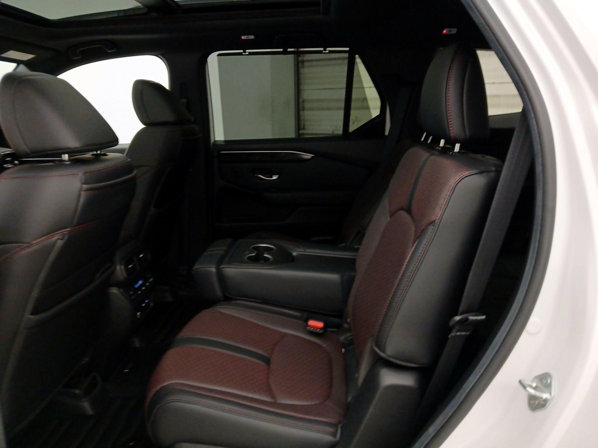 Thumbnail: 2025 Honda Pilot - 20