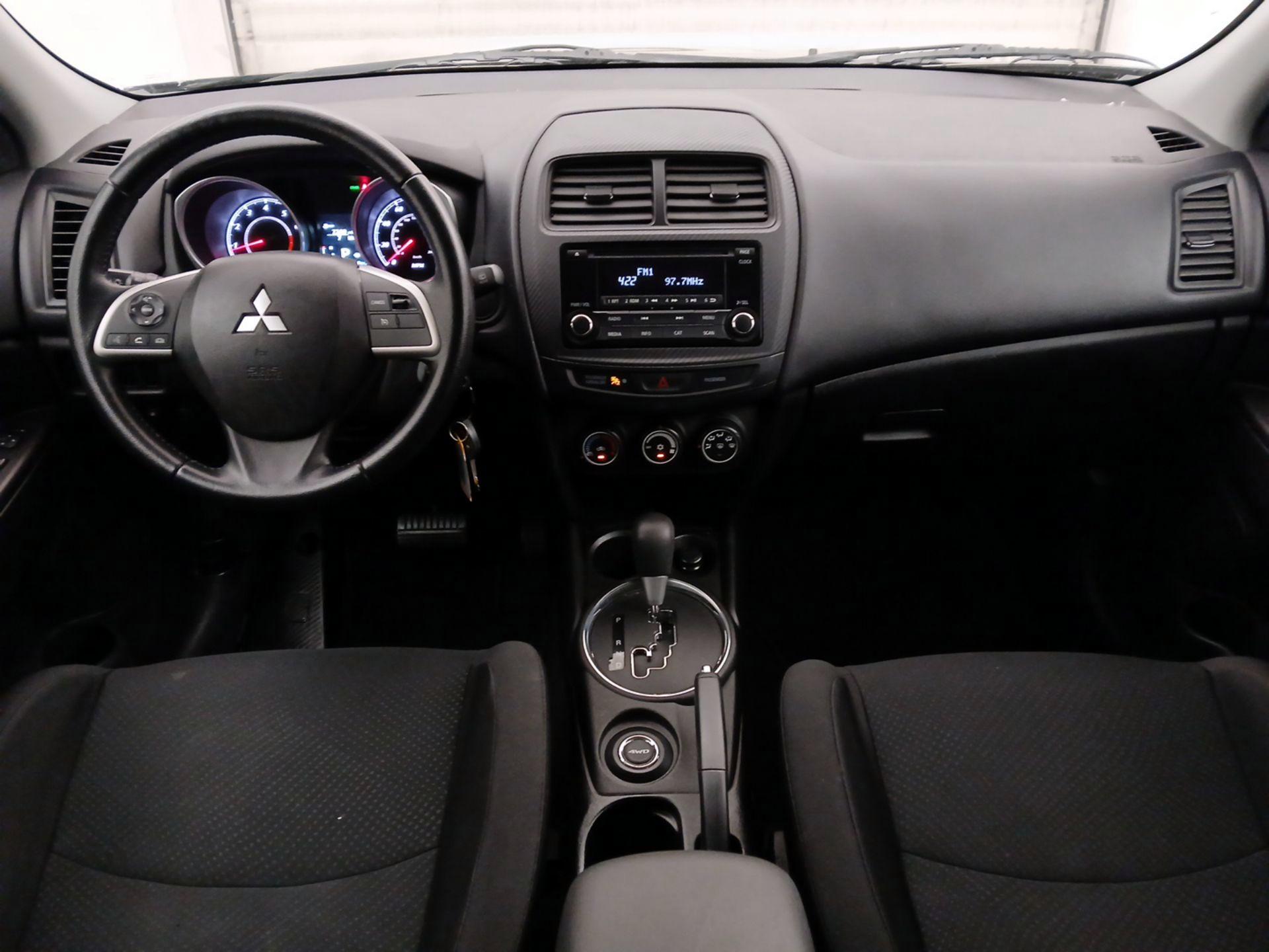 Thumbnail: 2015 Mitsubishi Outlander Sport - 9