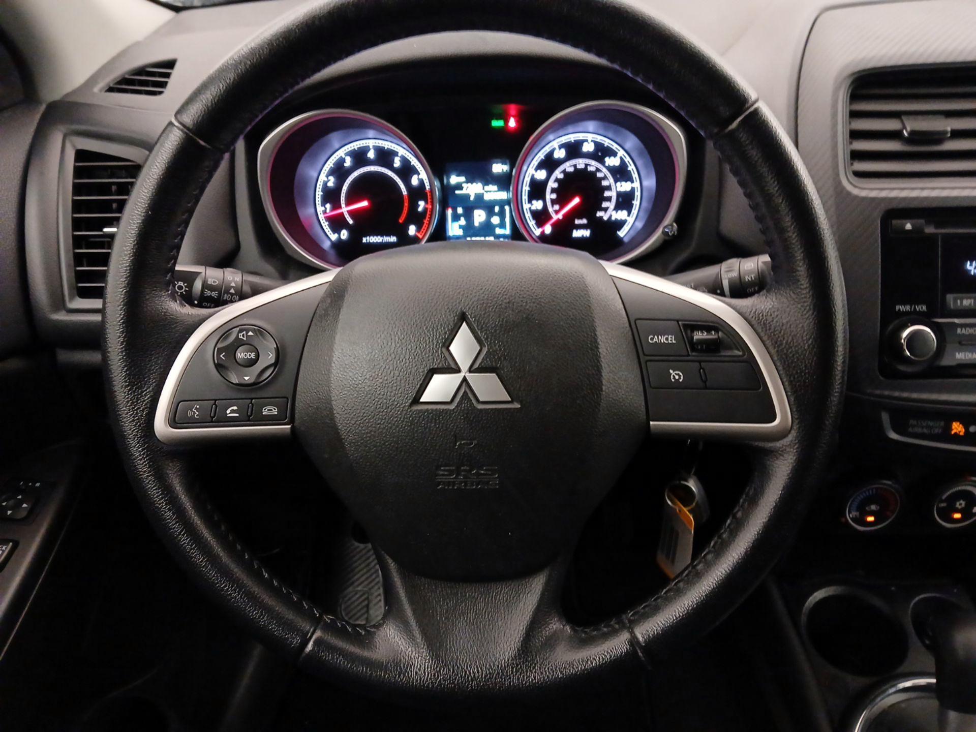 Thumbnail: 2015 Mitsubishi Outlander Sport - 10