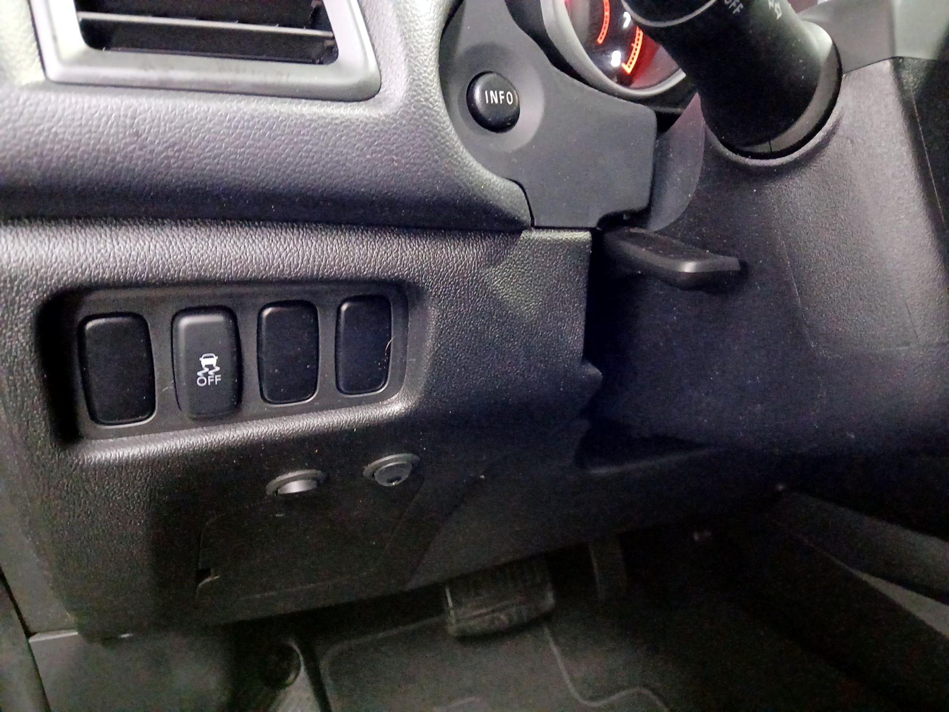 Thumbnail: 2015 Mitsubishi Outlander Sport - 13