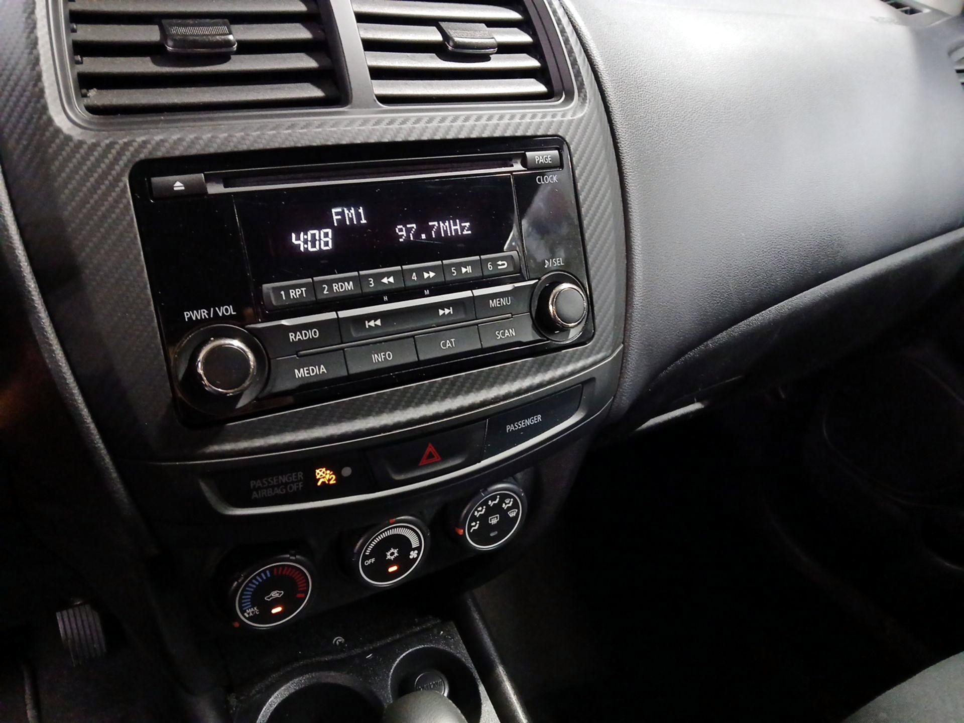 Thumbnail: 2015 Mitsubishi Outlander Sport - 14