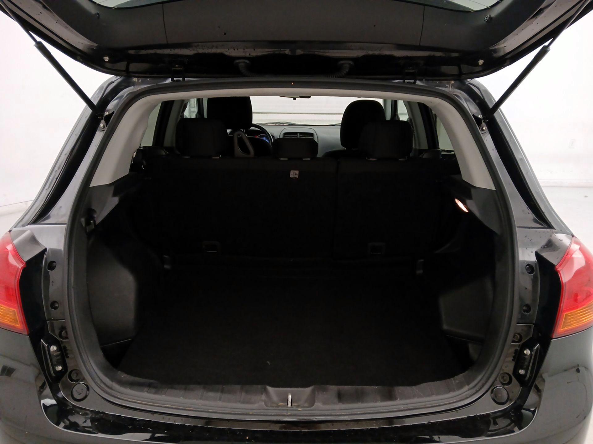 Thumbnail: 2015 Mitsubishi Outlander Sport - 19