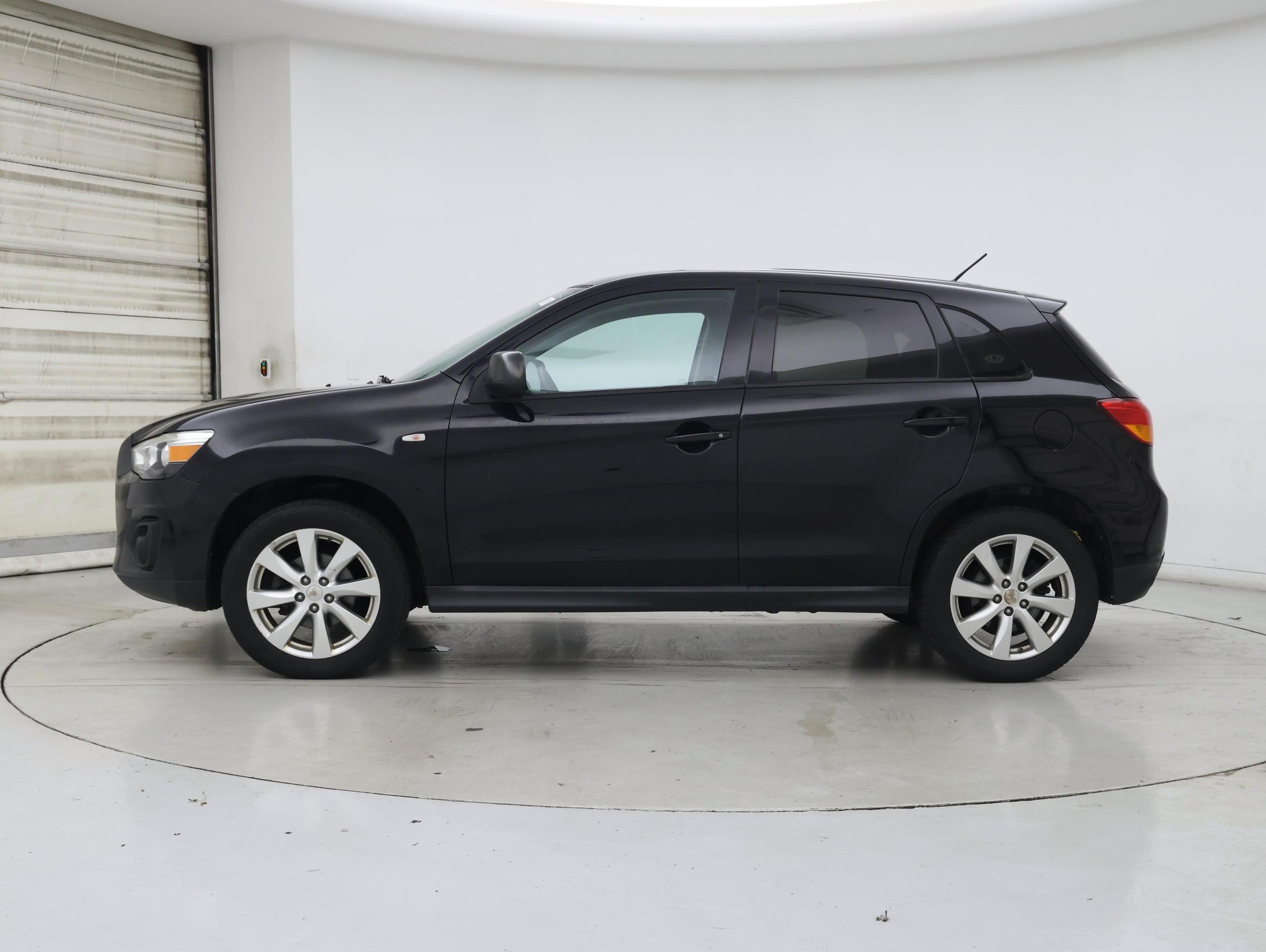 Thumbnail: 2015 Mitsubishi Outlander Sport - 3