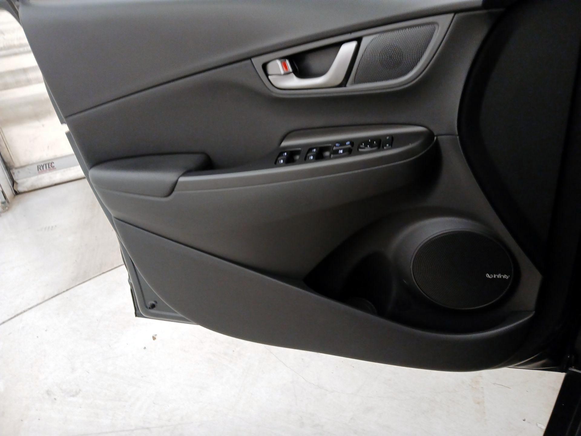 Thumbnail: 2020 Hyundai Kona - 12