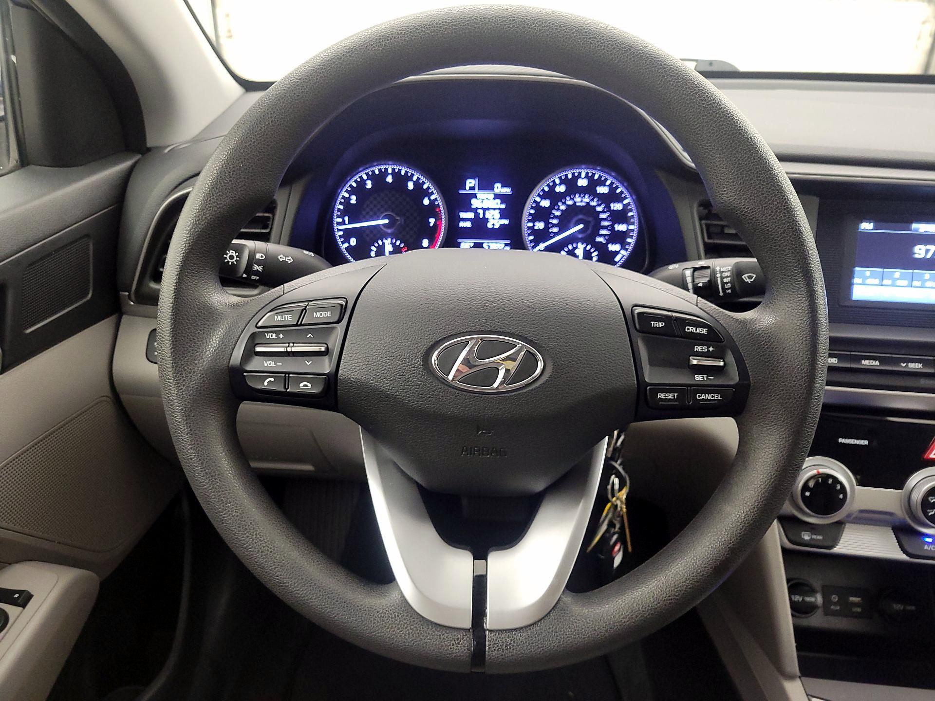Thumbnail: 2019 Hyundai Elantra - 10