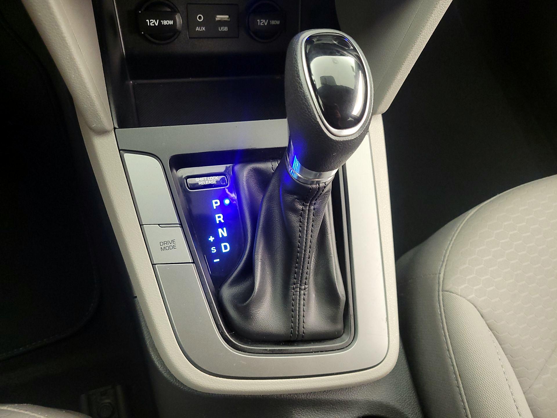 Thumbnail: 2019 Hyundai Elantra - 17