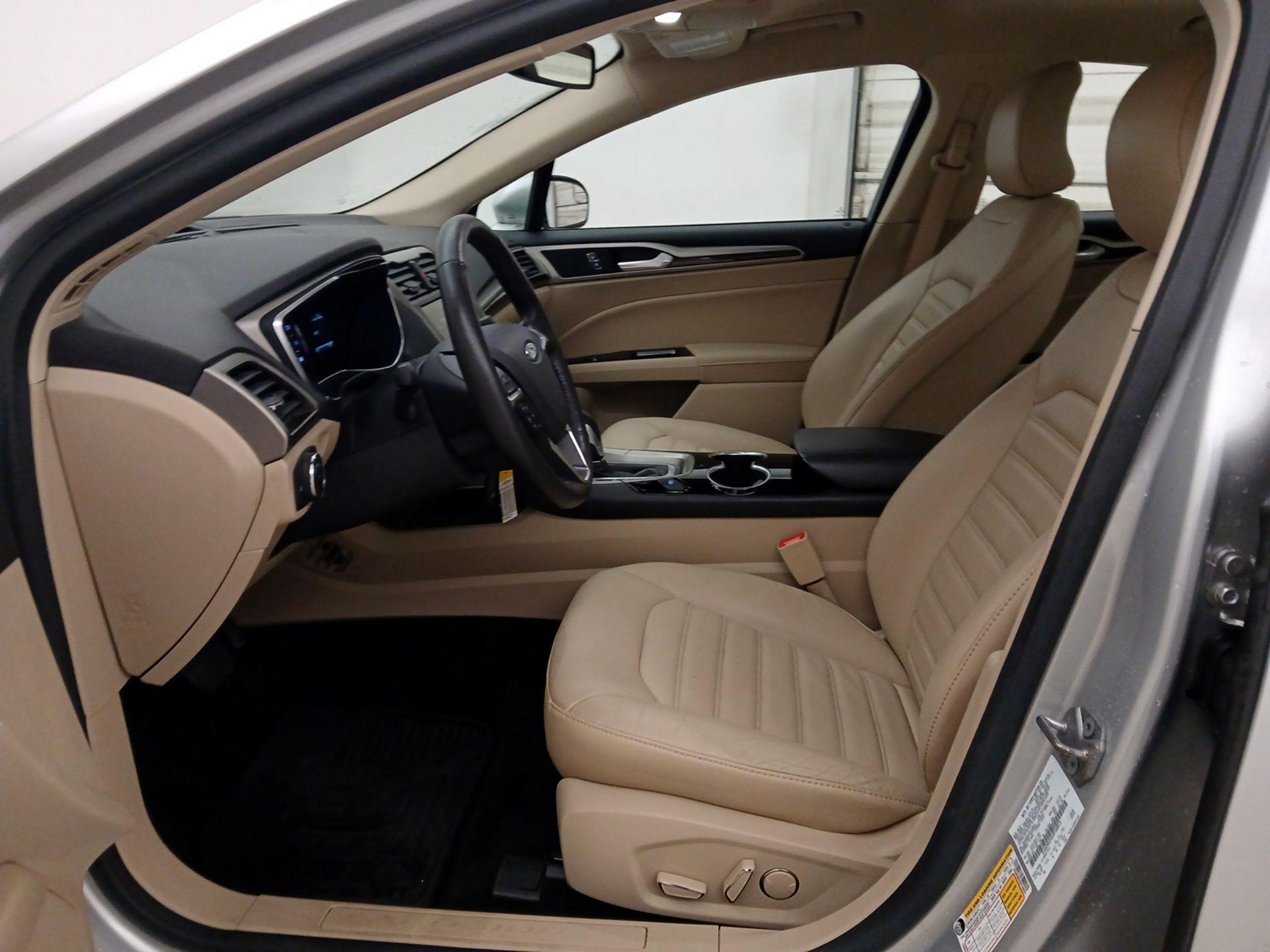 Thumbnail: 2016 Ford Fusion - 11