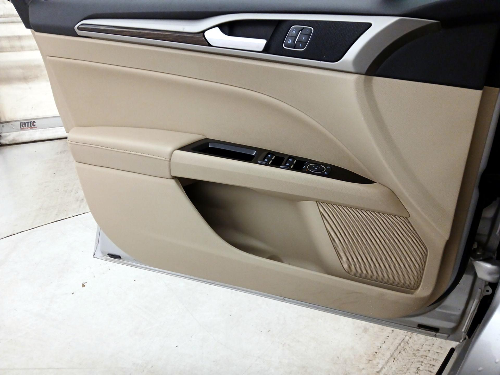 Thumbnail: 2016 Ford Fusion - 12