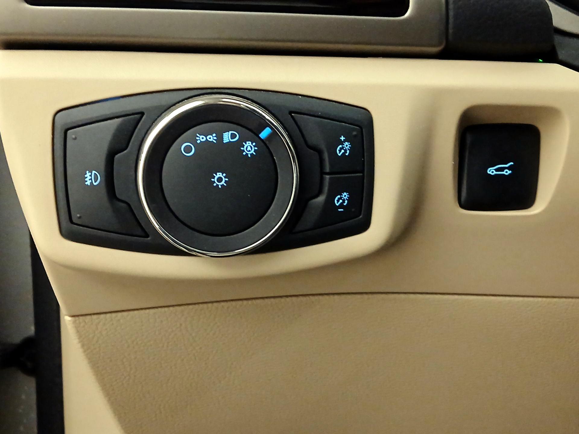 Thumbnail: 2016 Ford Fusion - 13