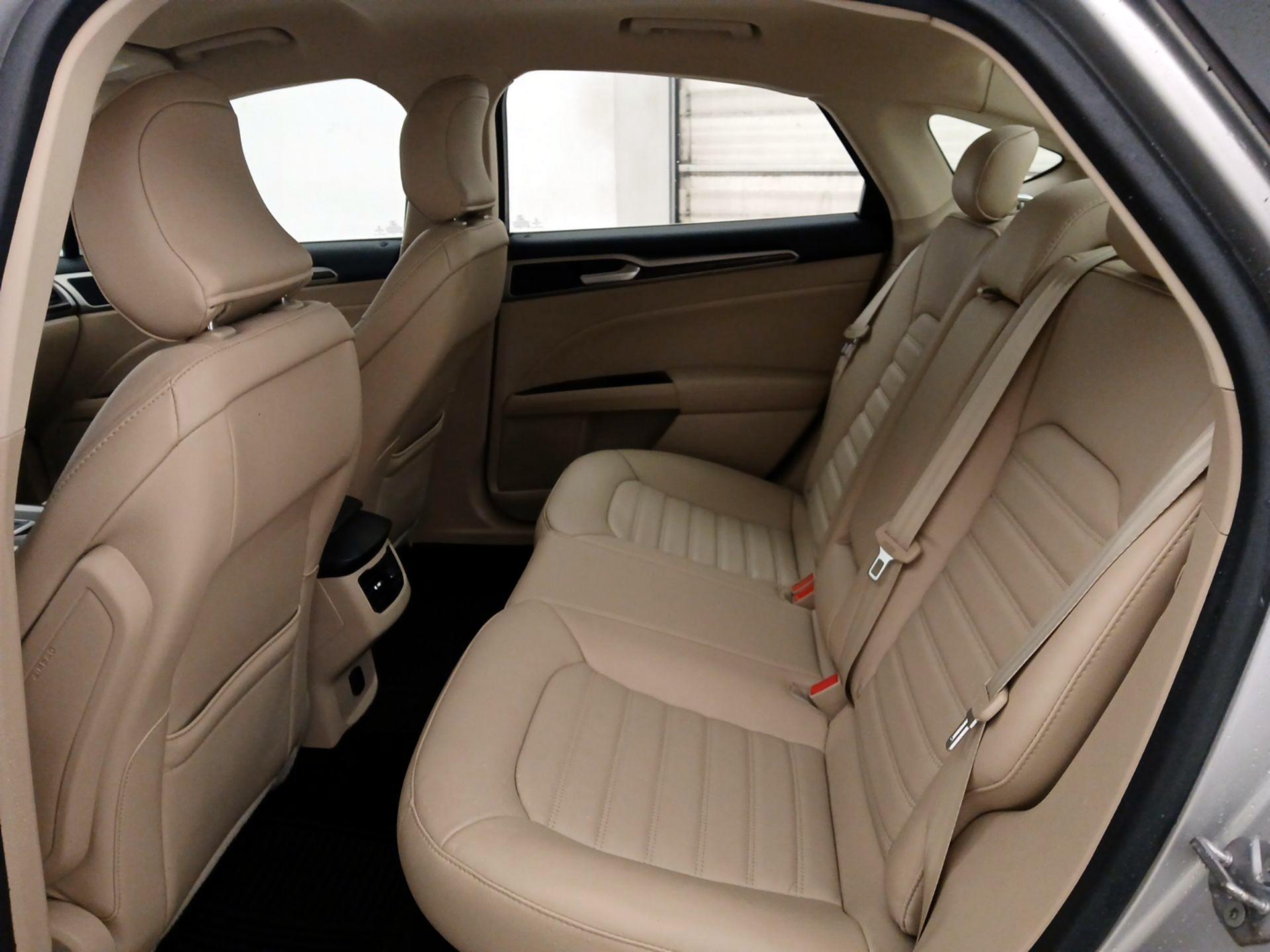 Thumbnail: 2016 Ford Fusion - 19