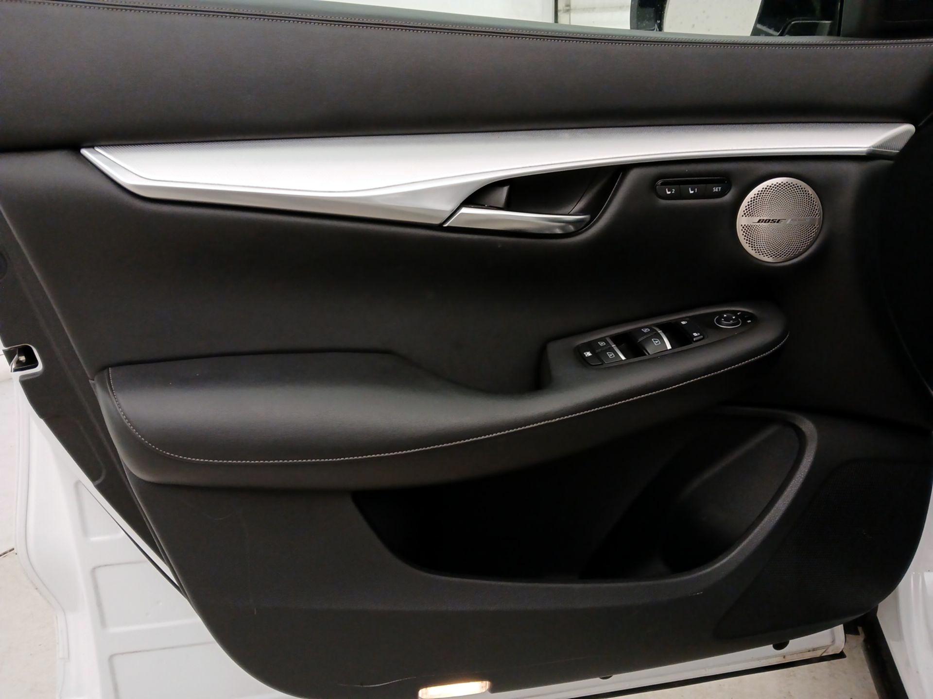 Thumbnail: 2019 INFINITI QX50 - 10