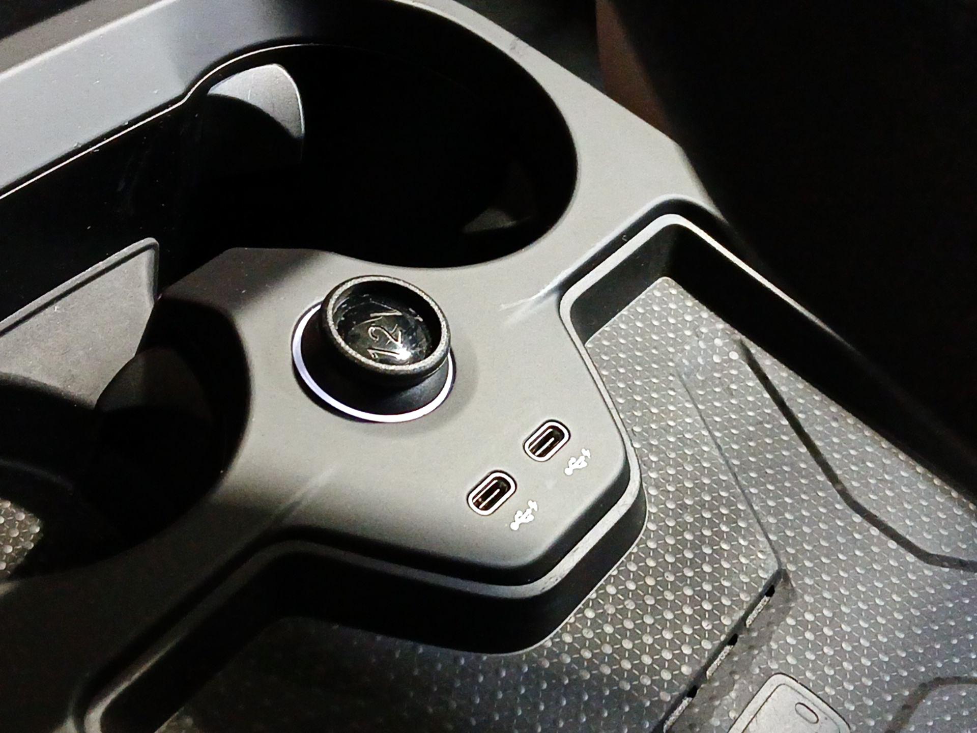 Thumbnail: 2022 BMW iX - 19