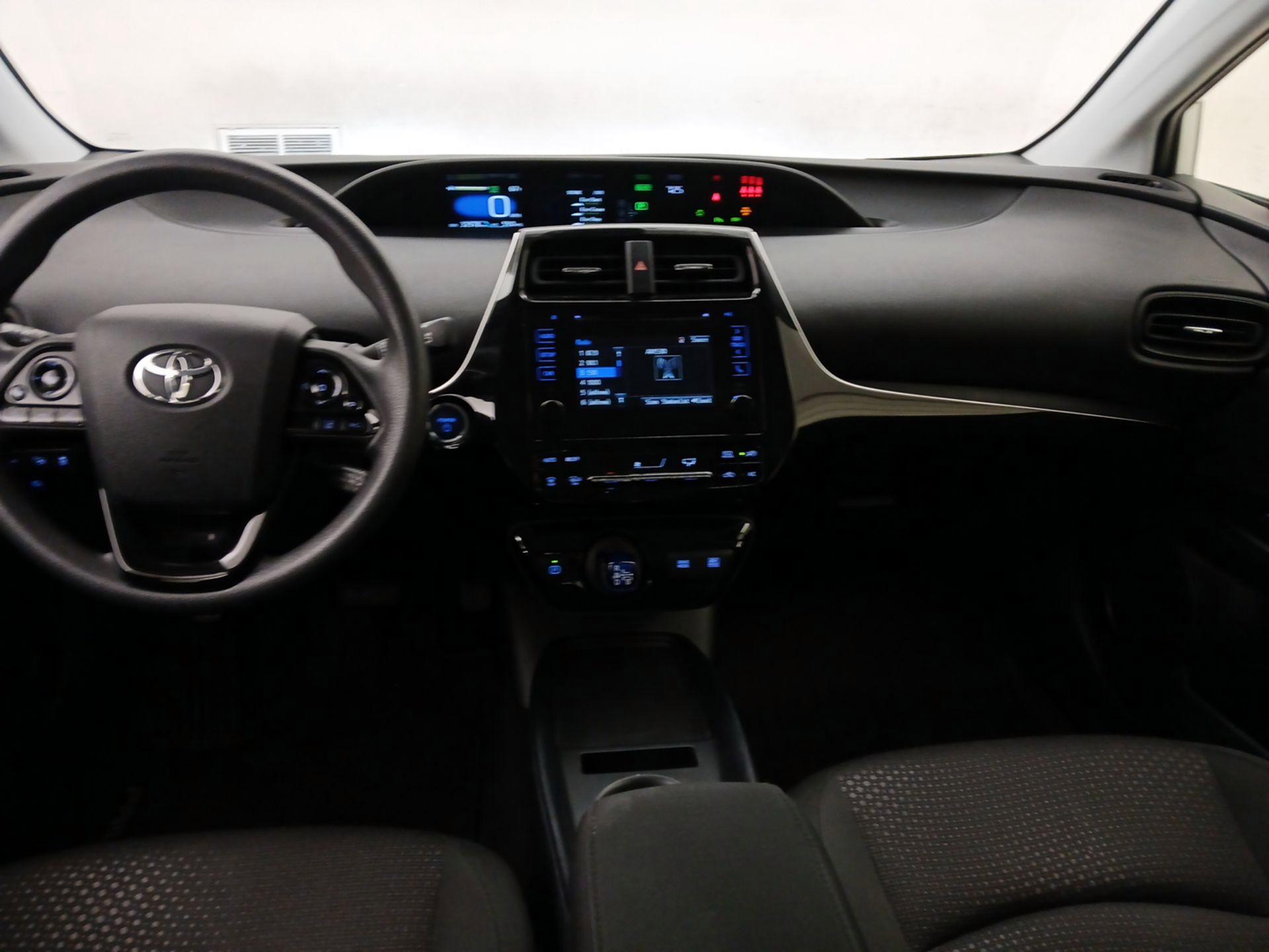 Thumbnail: 2019 Toyota Prius - 9