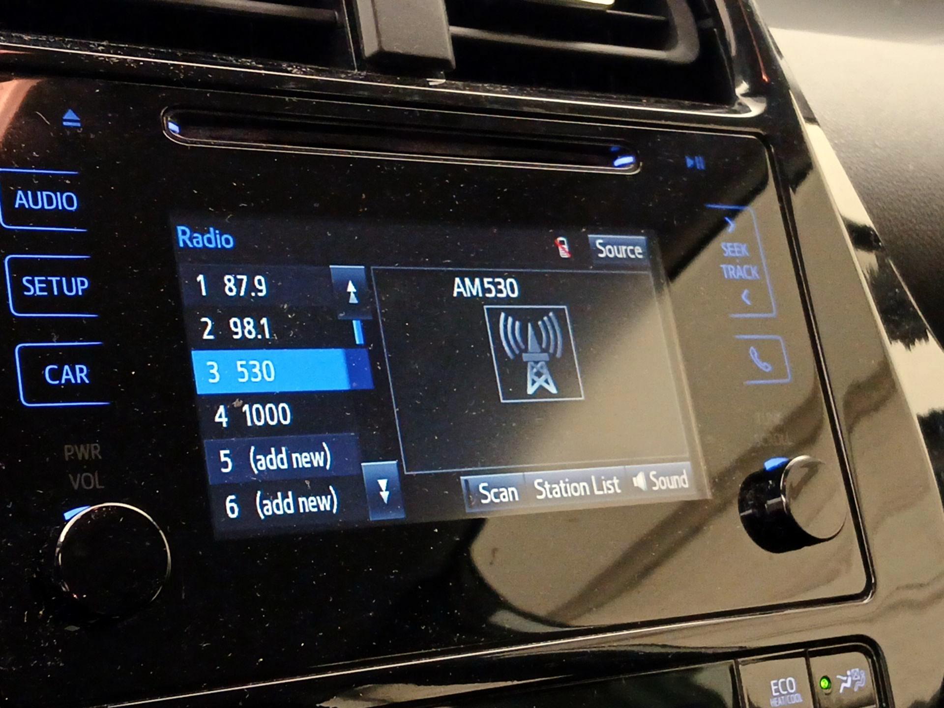 Thumbnail: 2019 Toyota Prius - 15