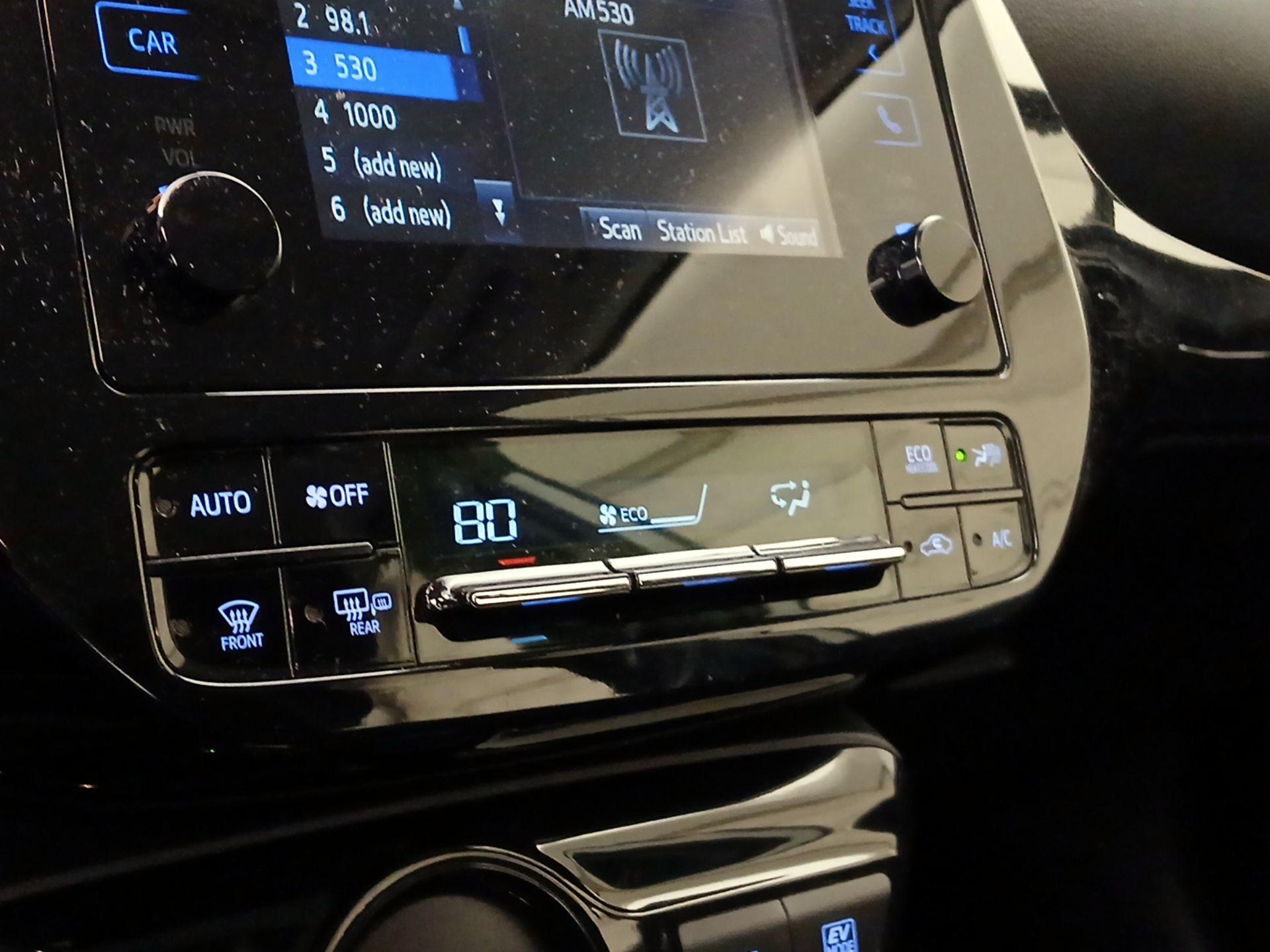 Thumbnail: 2019 Toyota Prius - 16